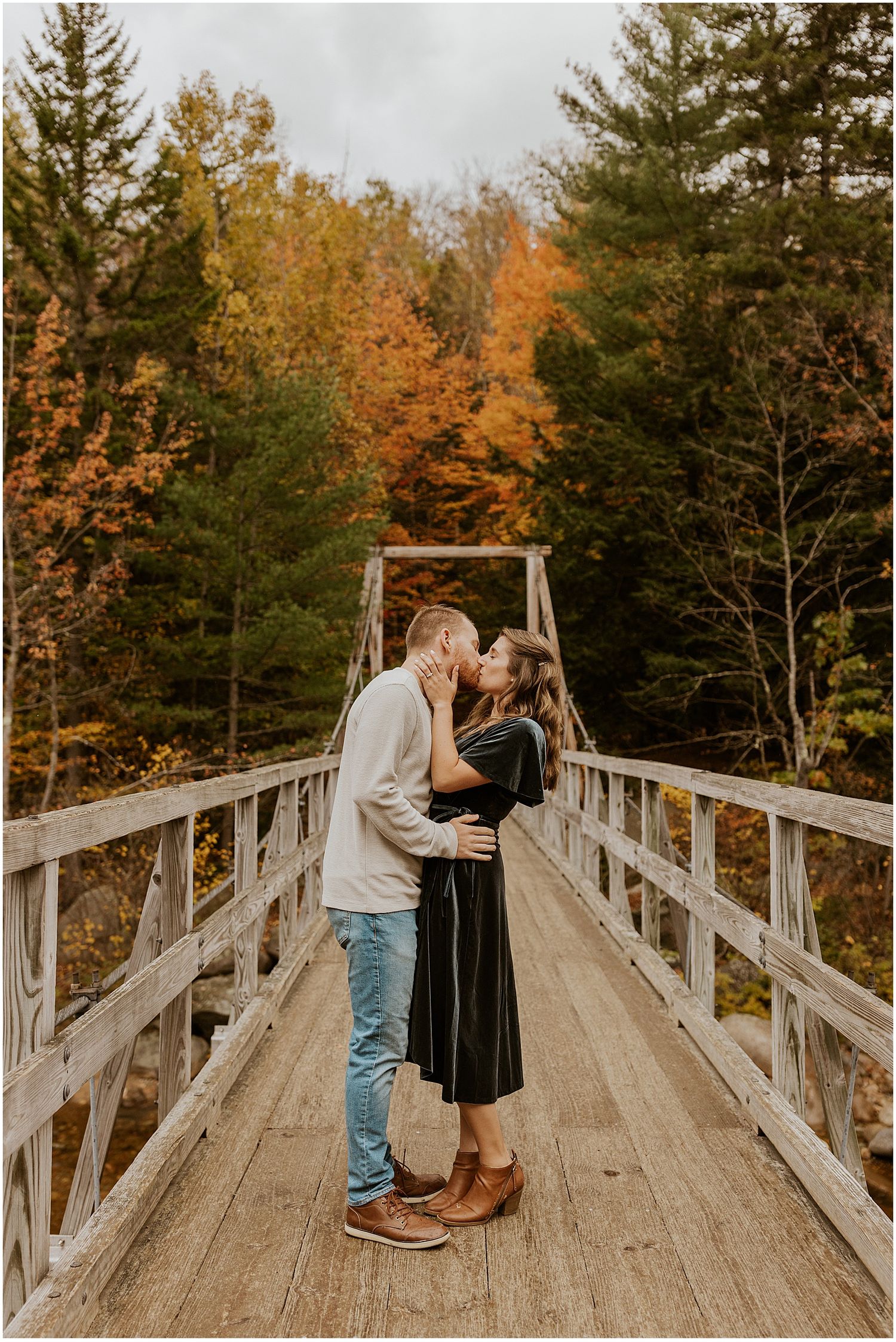 White-mountain-engagement-photos-in-the-fall-Robin-Easler-Photography.jpg