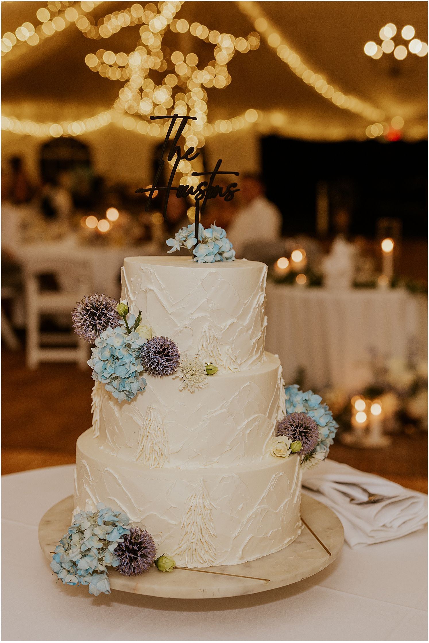Classic wedding cake White Mountain wedding