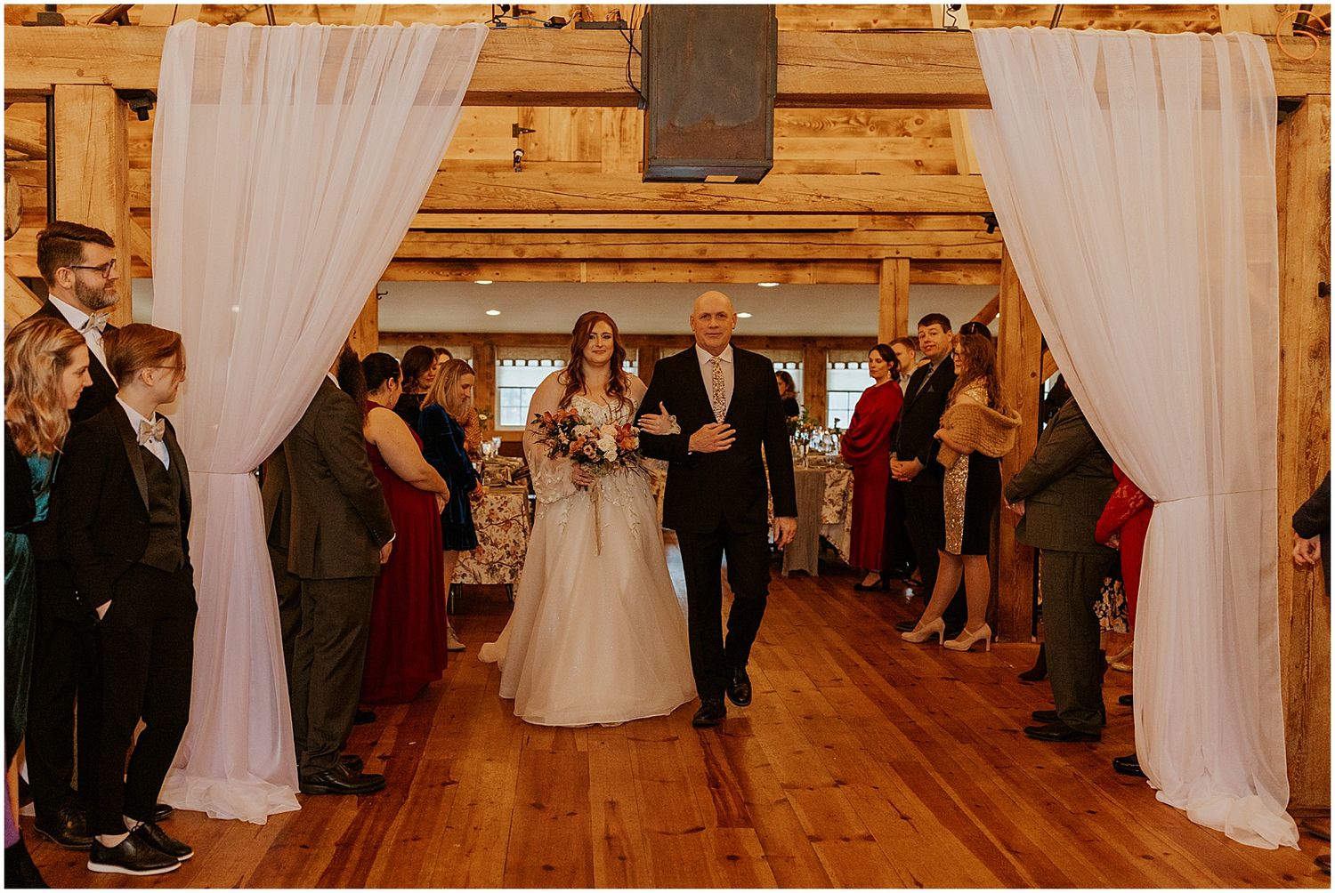 Bride and her father at Hobbs Tavern wedding