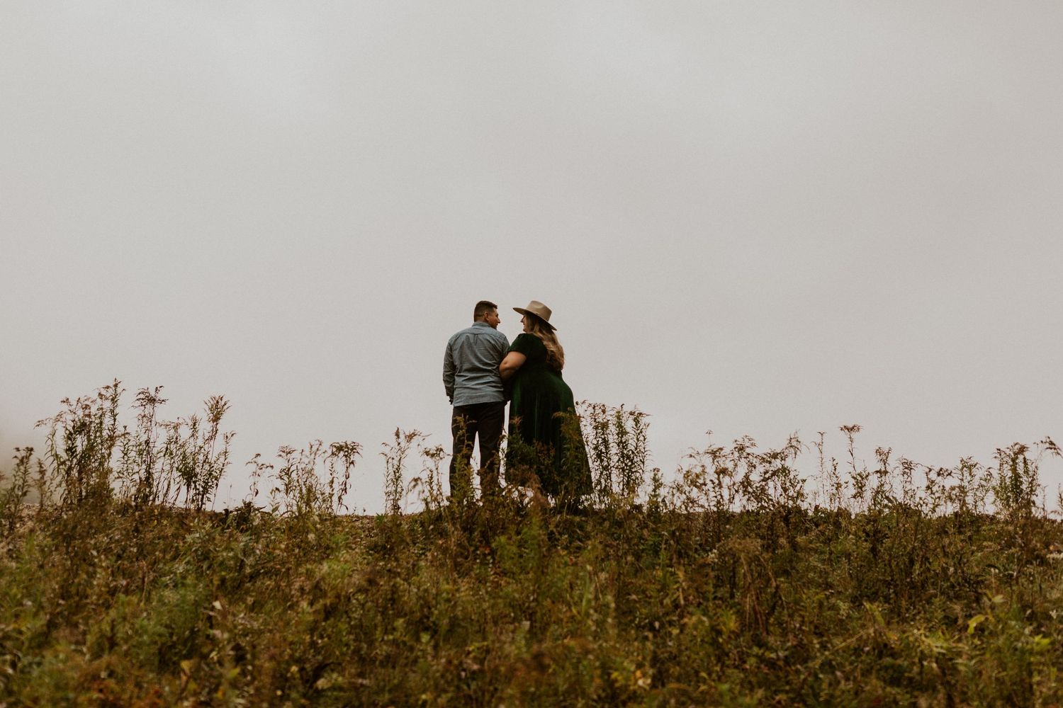 Engagement photoshoot in the white mountains of New Hampshire during peak foliage season.