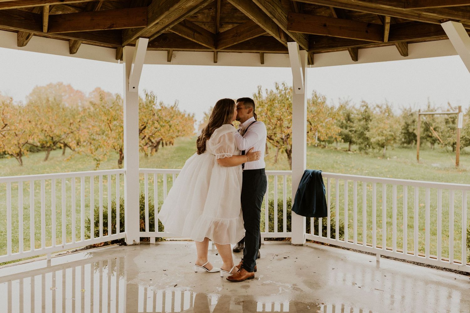 Terise and Jose sharing their first kiss as husband and wife.