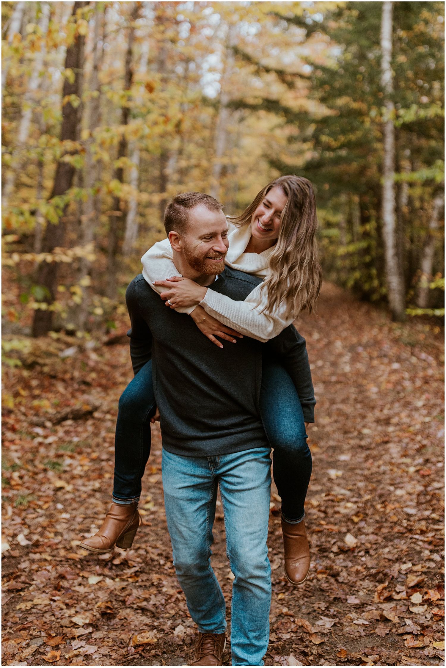 Cozy-fall-engagement-photos-Robin-Easler-Photography