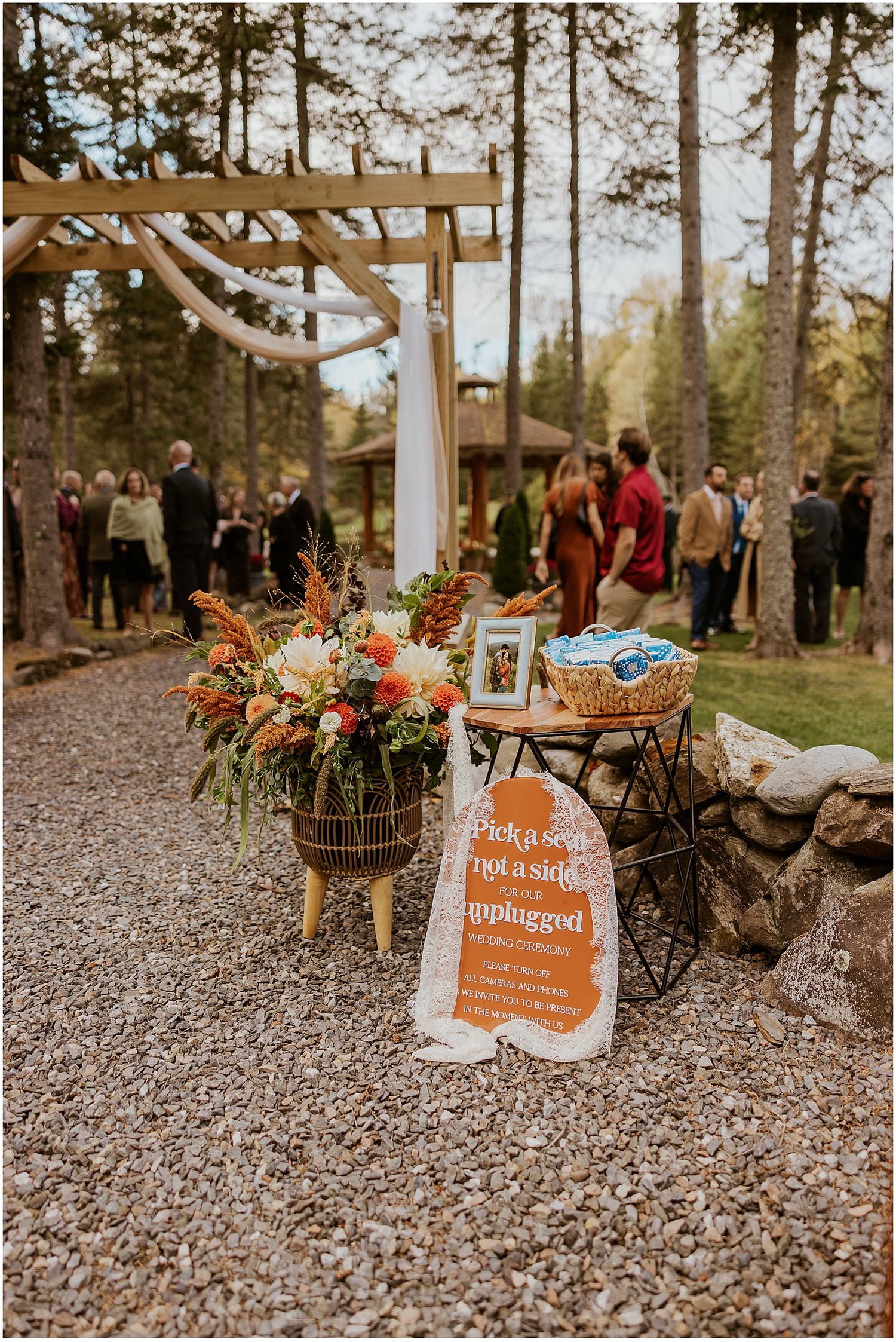 Outdoor wedding ceremony Robin Easler Photography