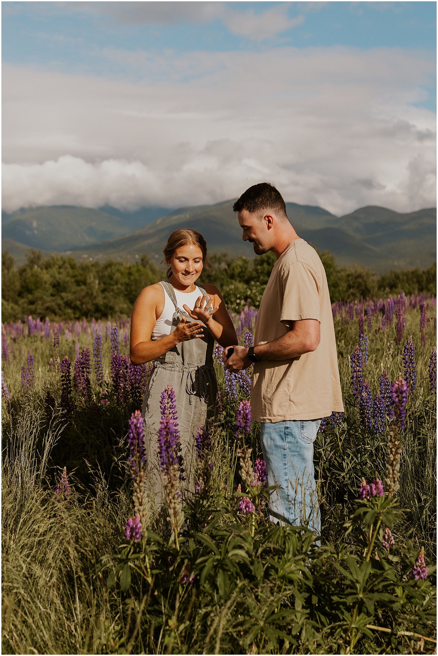 NH engagement pictures in the mountains