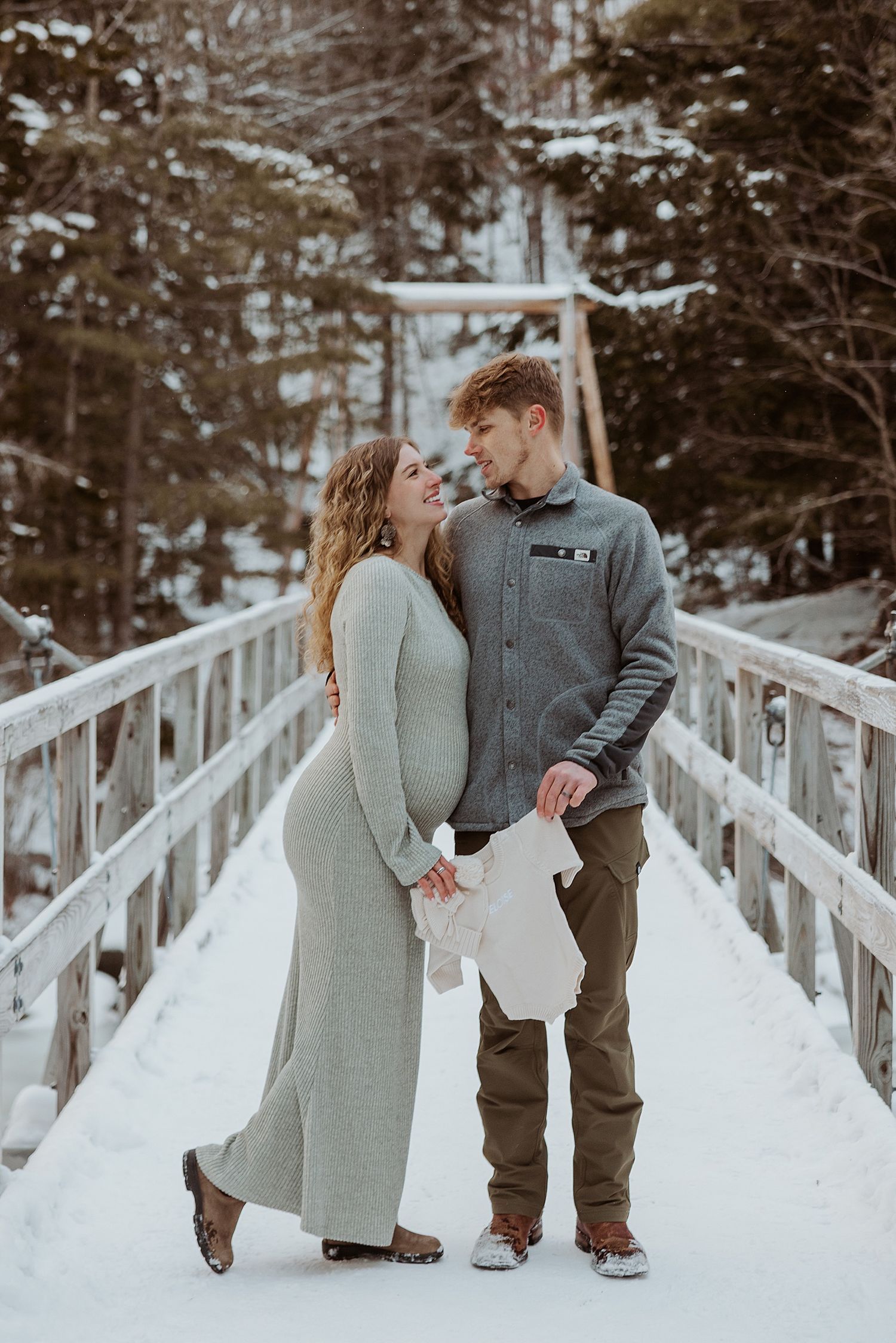New Hampshire couple taking maternity pictures and sharing maternity photo session tips