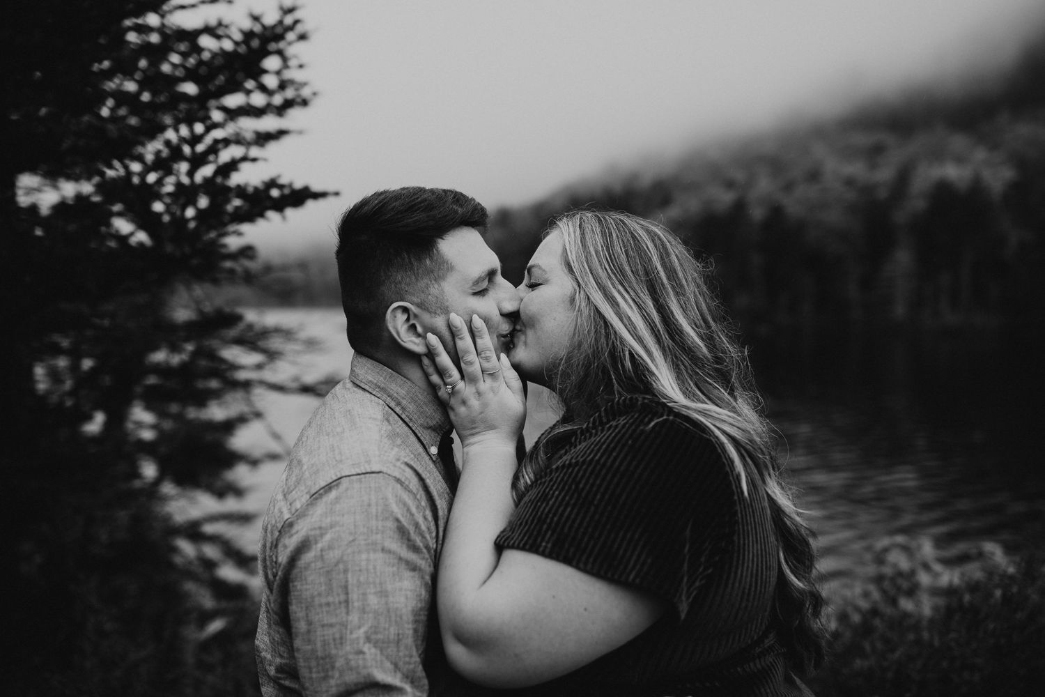 Engagement photoshoot in the white mountains of New Hampshire during peak foliage season.