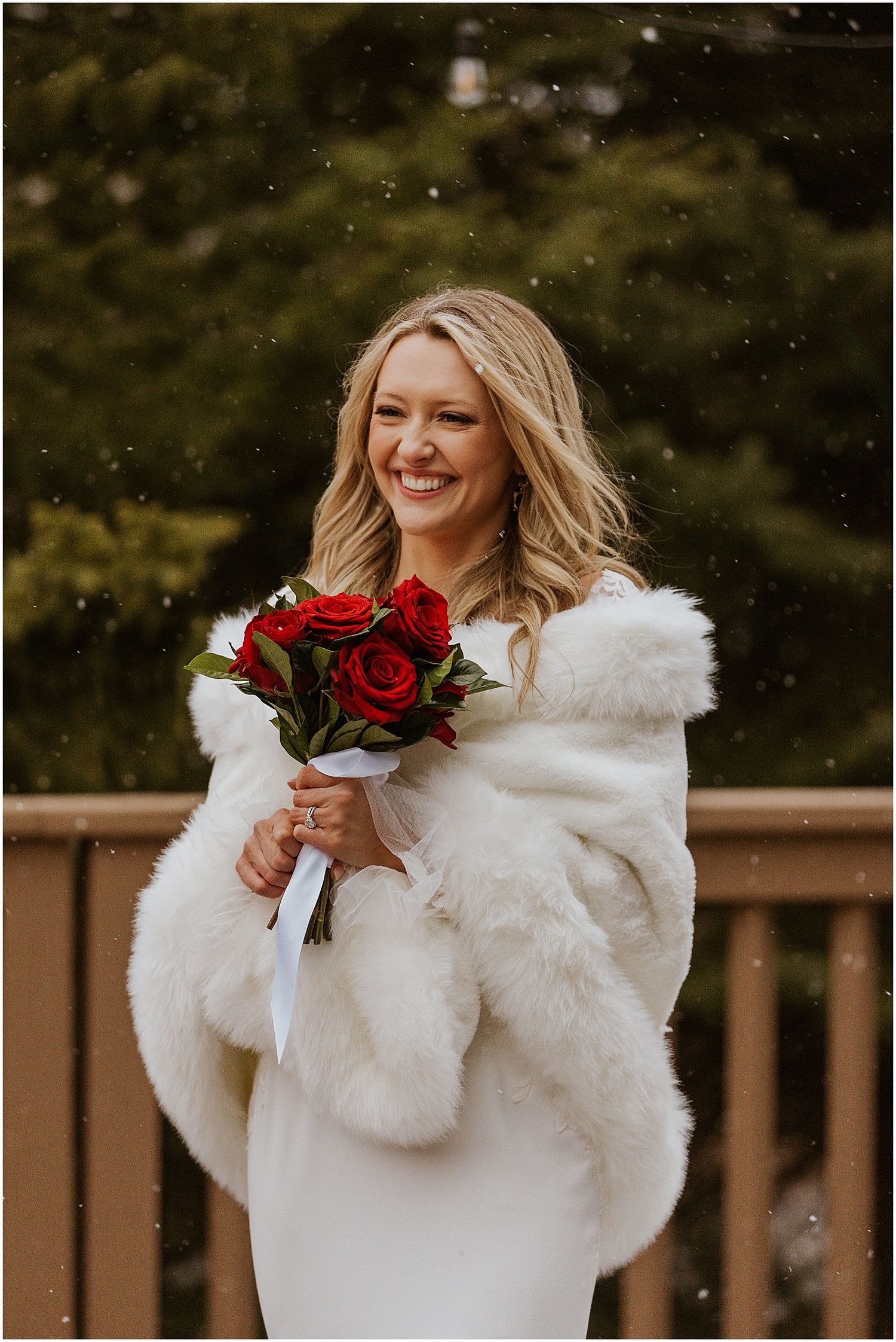Bridal fur coat for winter wedding