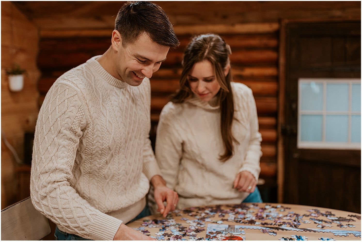 Romantic photoshoot in cabin in NH