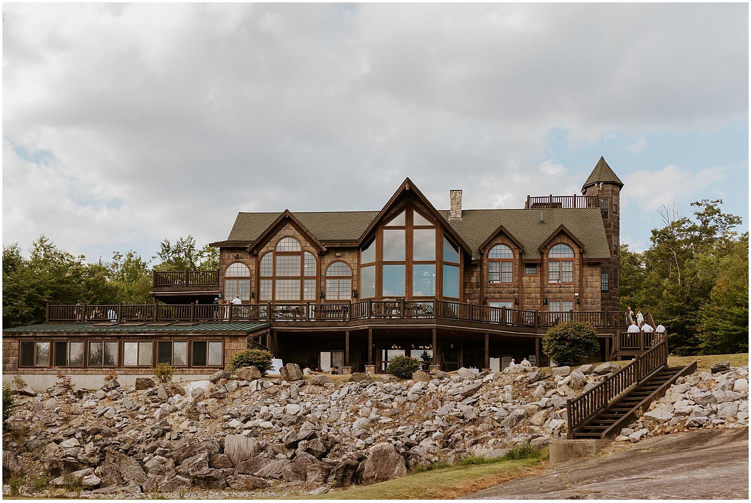 A VRBO wedding in Newry, Maine