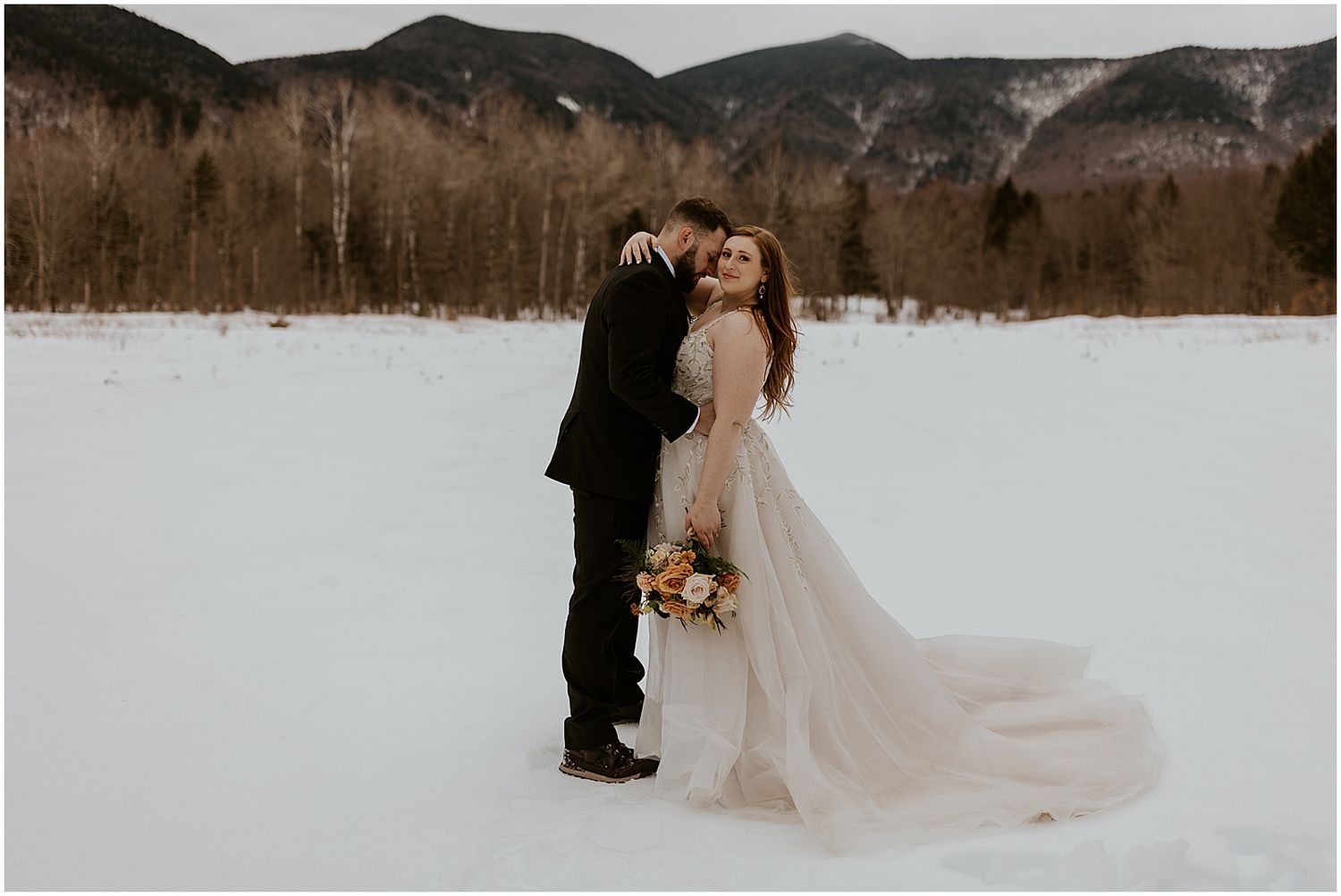 Wedding photos winter wedding in NH White Mountains