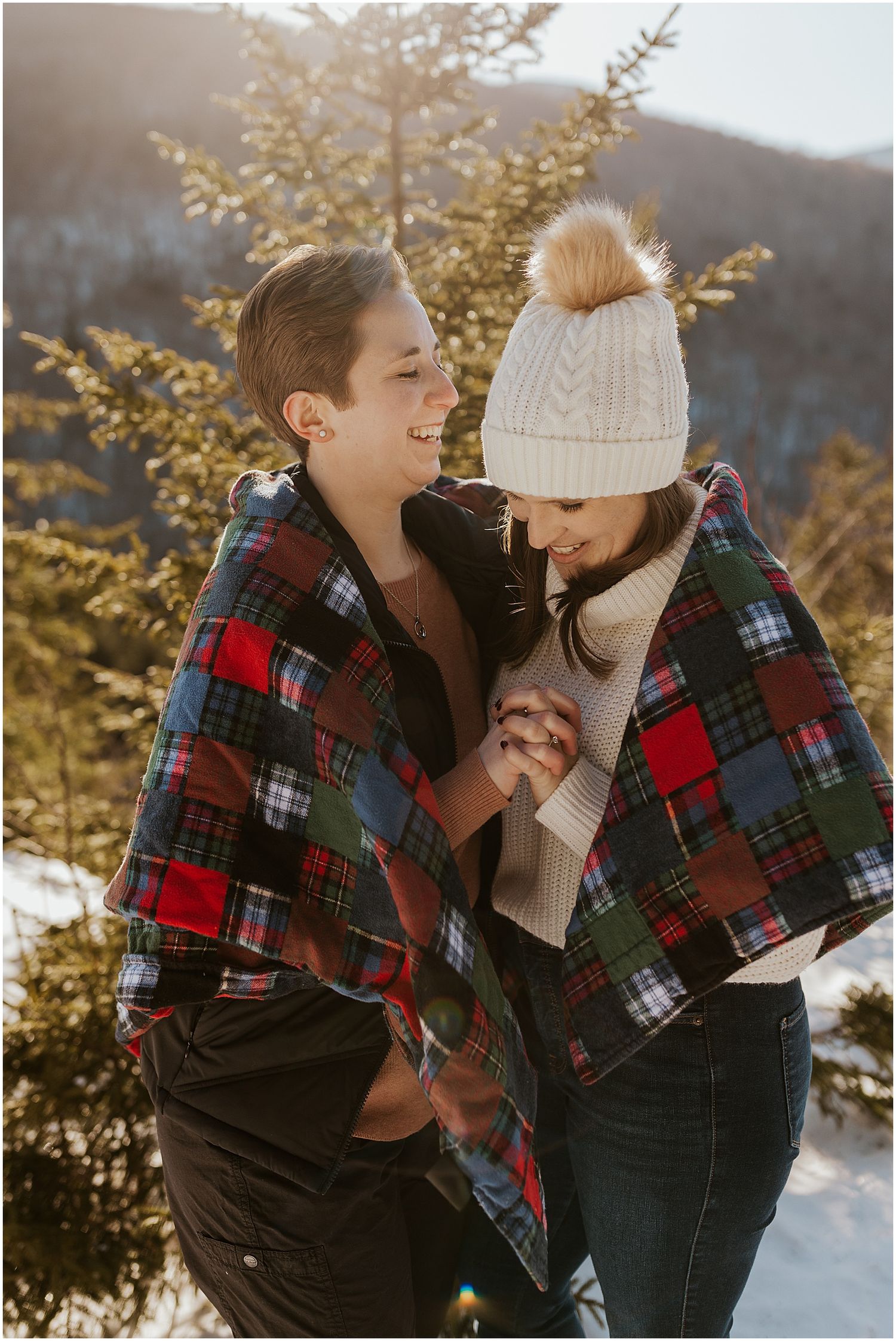 Winter engagement pictures in New Hampshire.jpg