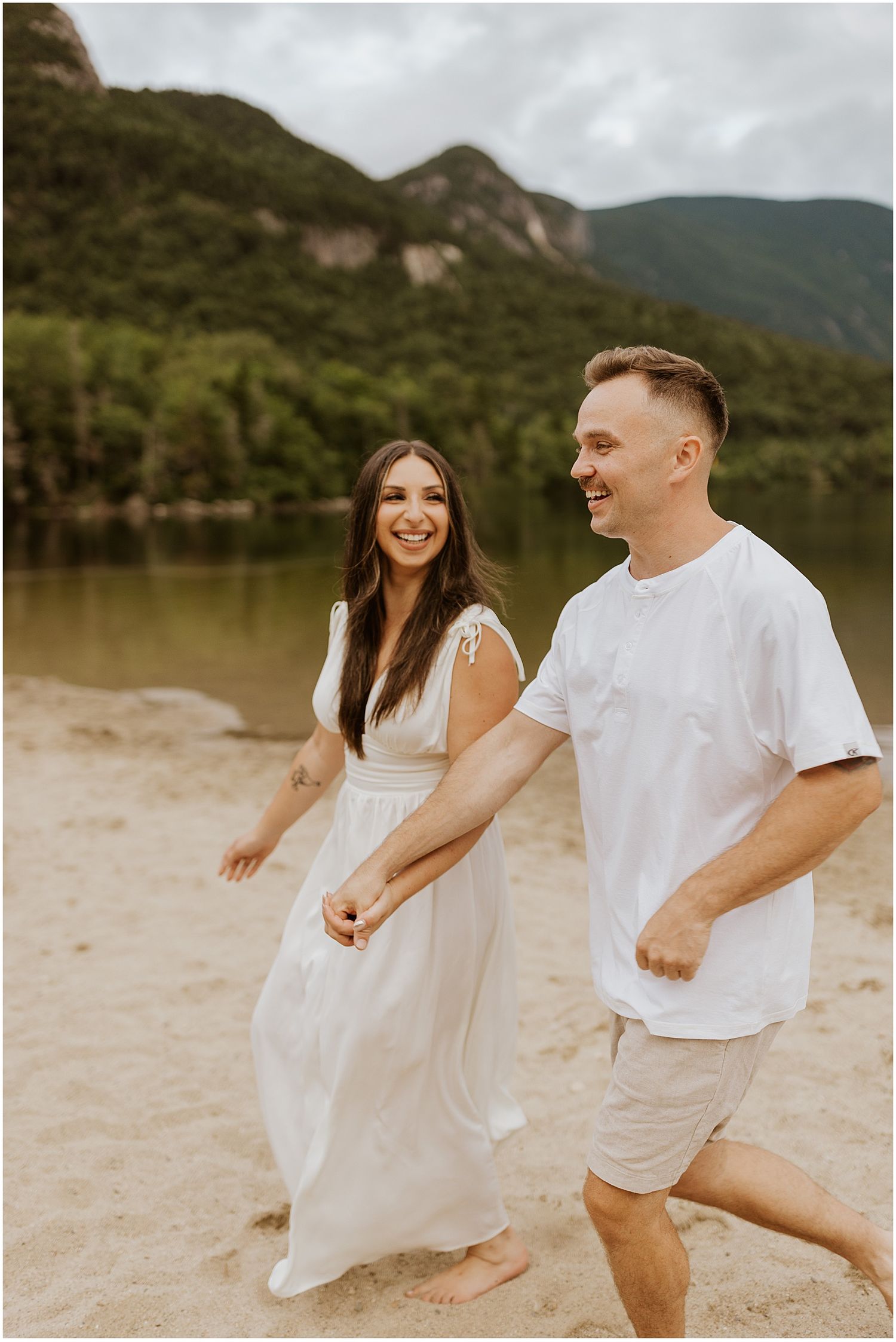 NH engagement pictures at the lake - Robin Easler