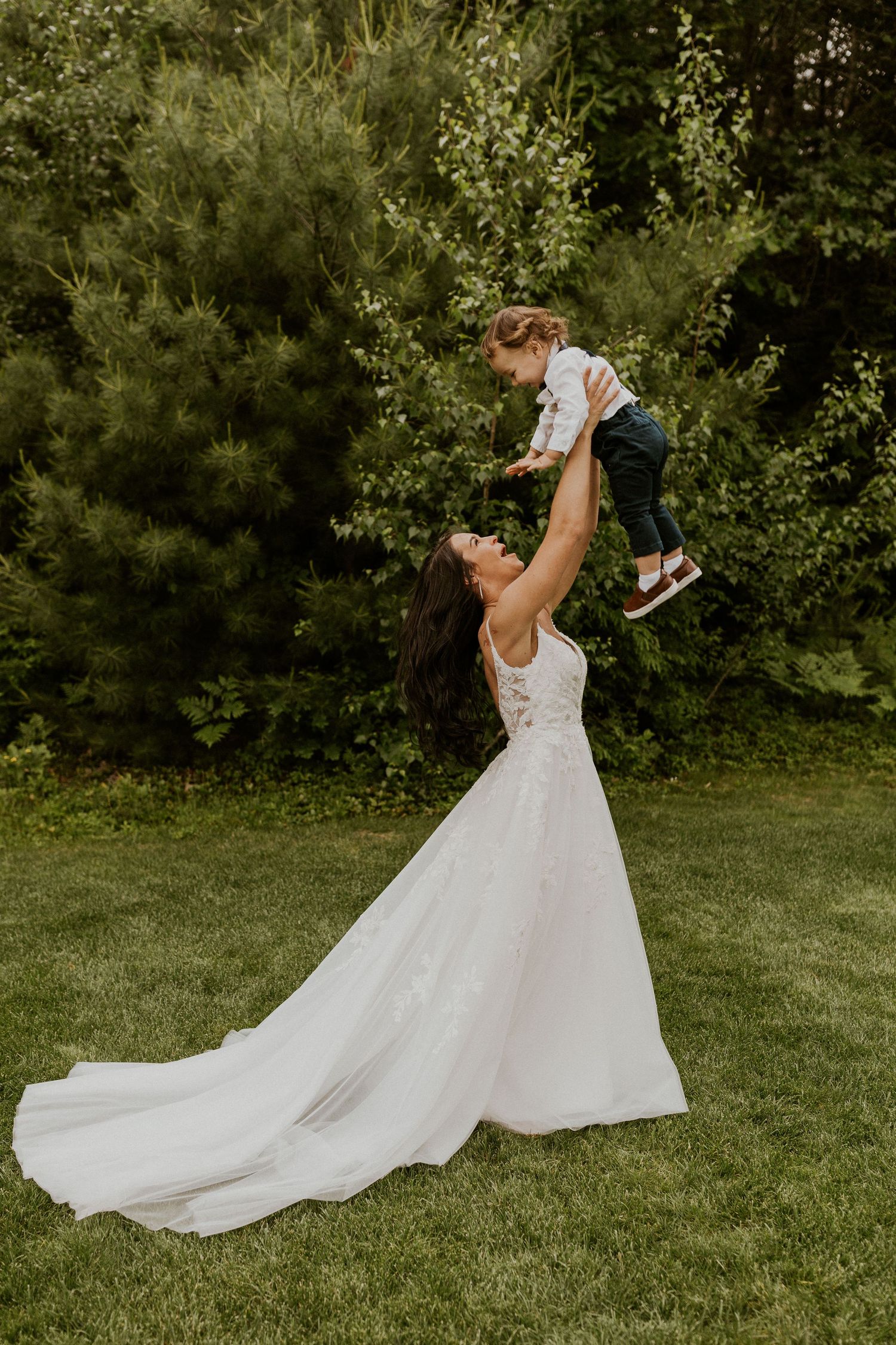Early summer wedding at the Barn at Bull Meadow in Concord New Hampshire