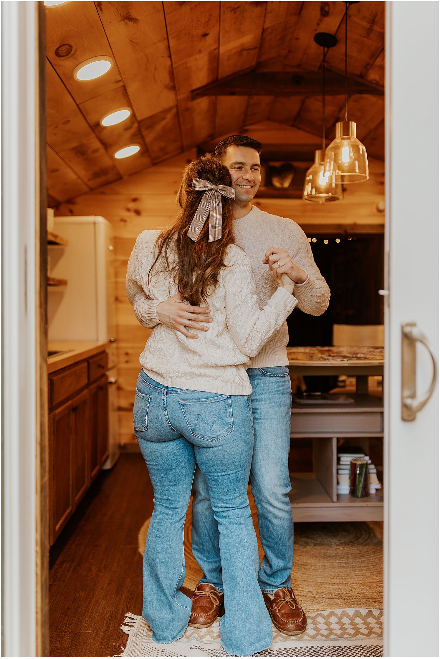 Couples photo session at Airbnb cabin NH