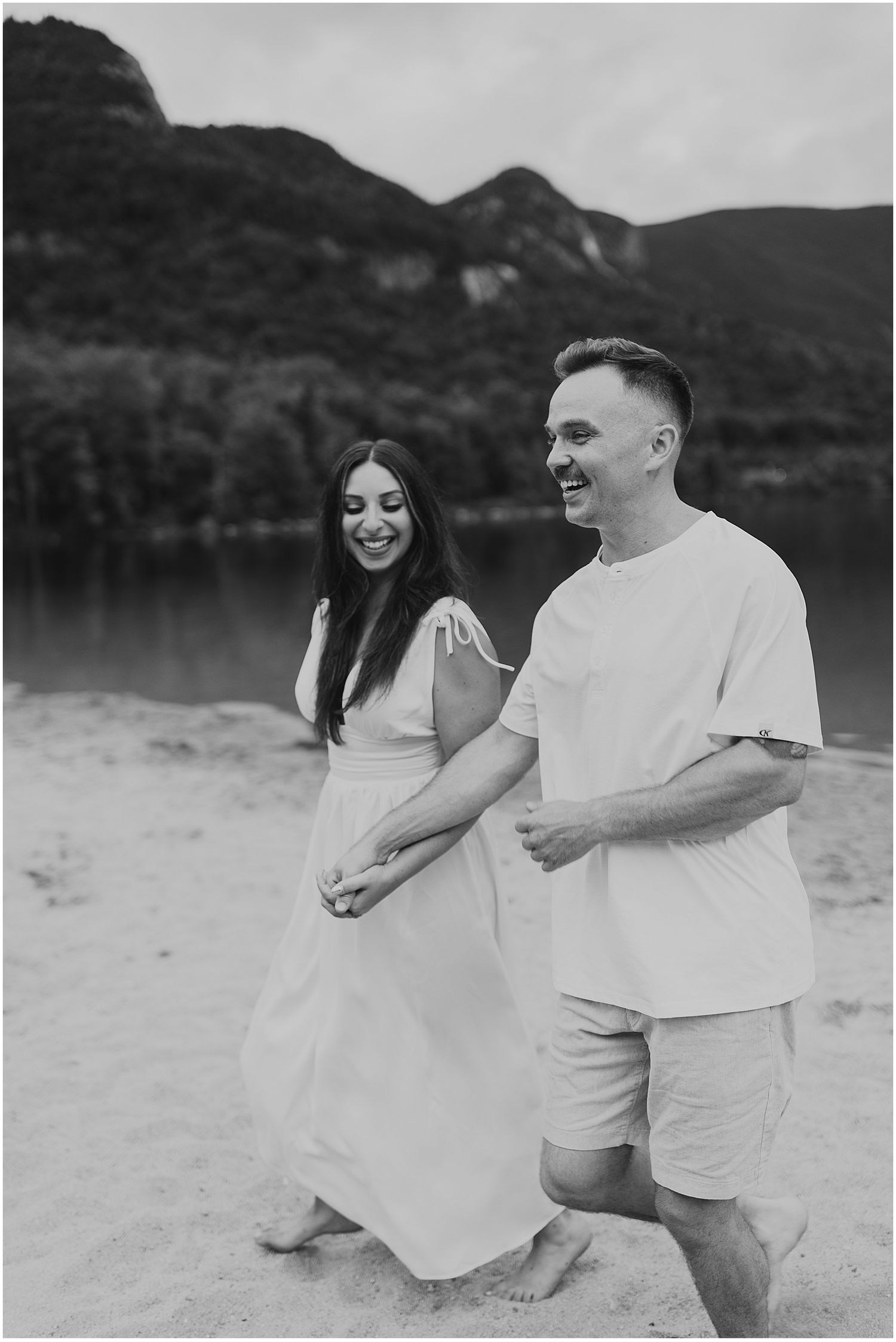 NH engagement photos by the lake - Robin Easler Photography