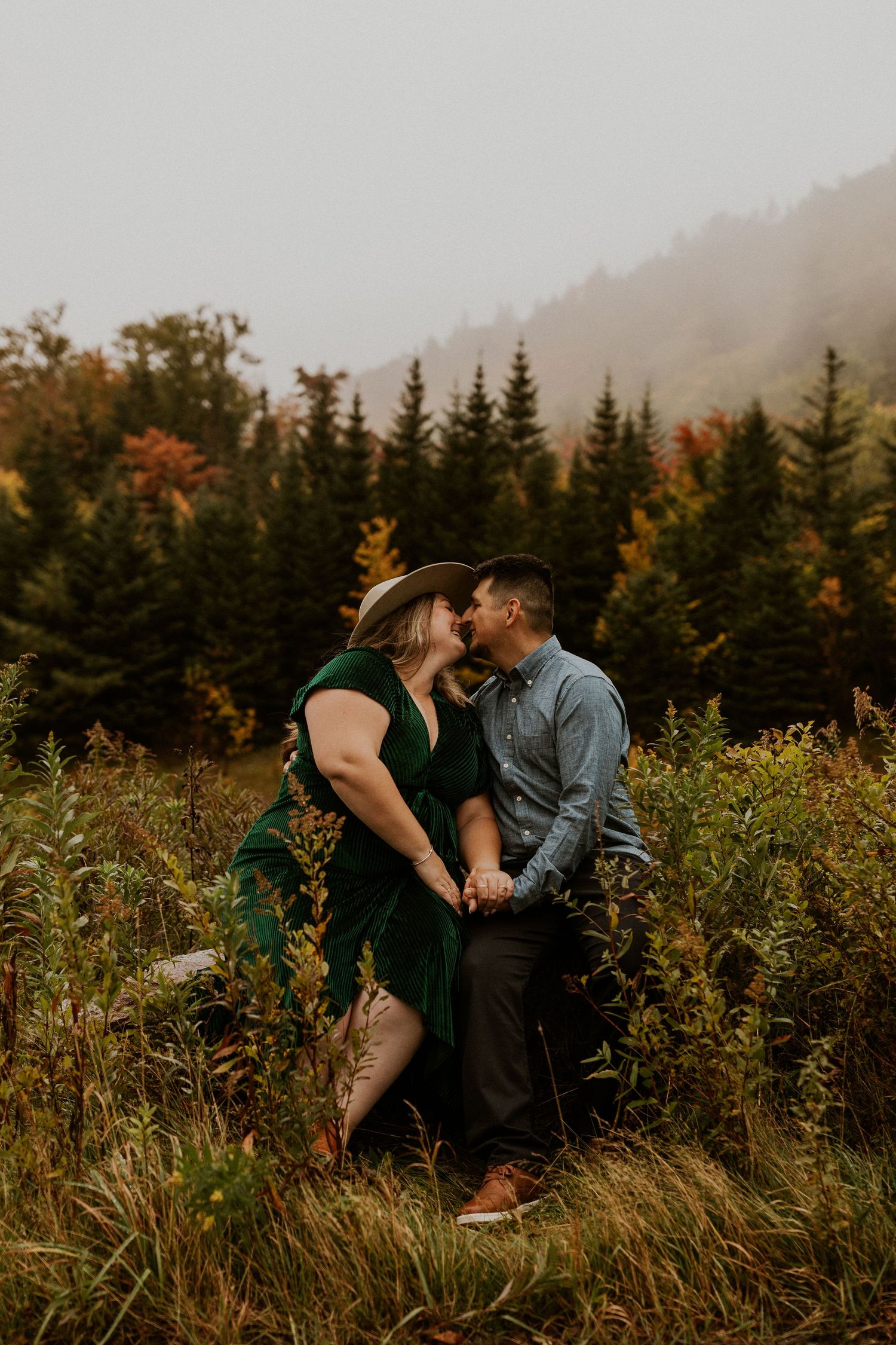 Engagement photoshoot in the white mountains of New Hampshire during peak foliage season.
