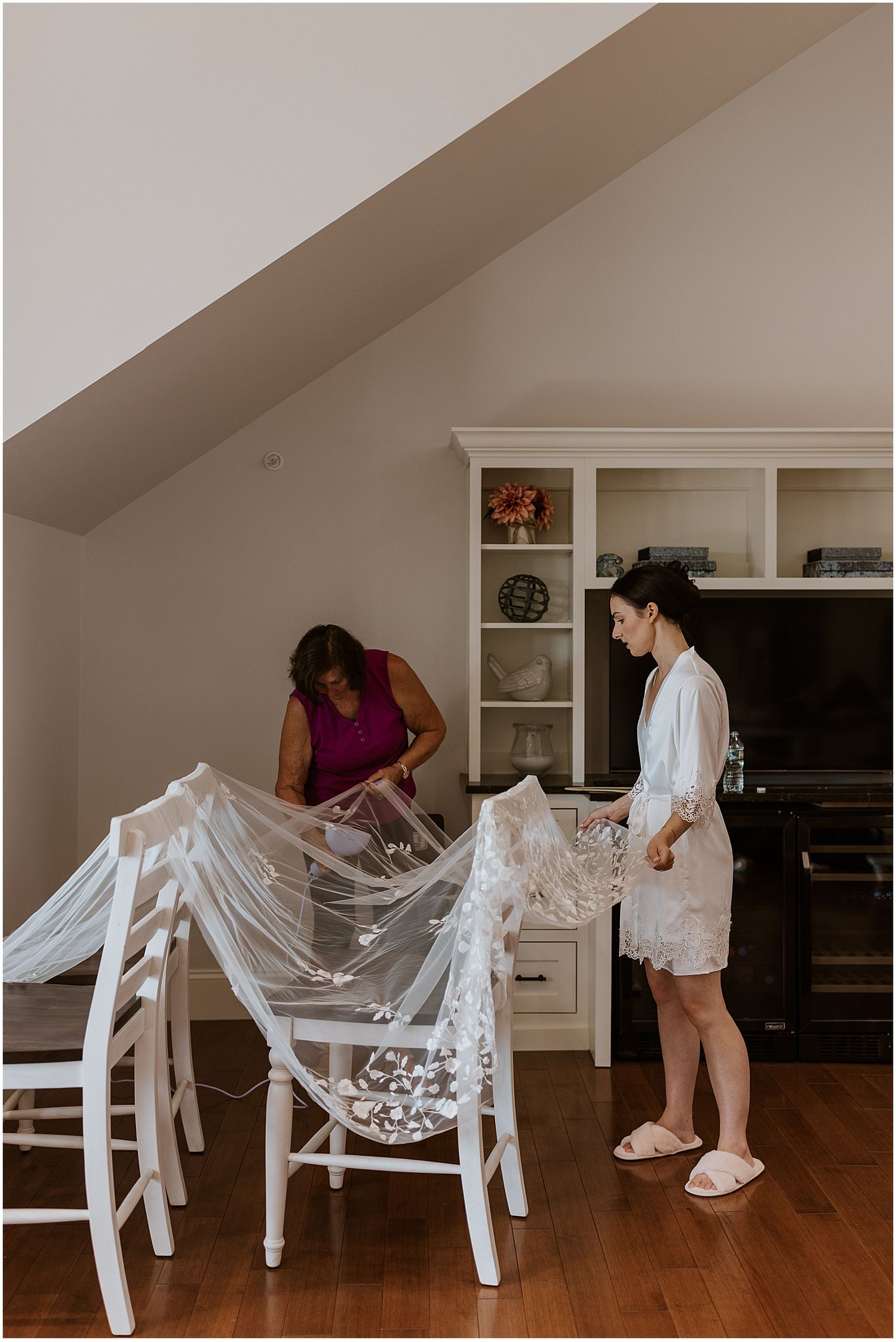 Pembroke Pines bridal suite getting ready photos NH wedding