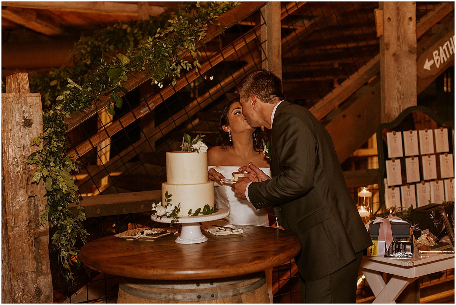 Bride and groom cake cutting NH wedding
