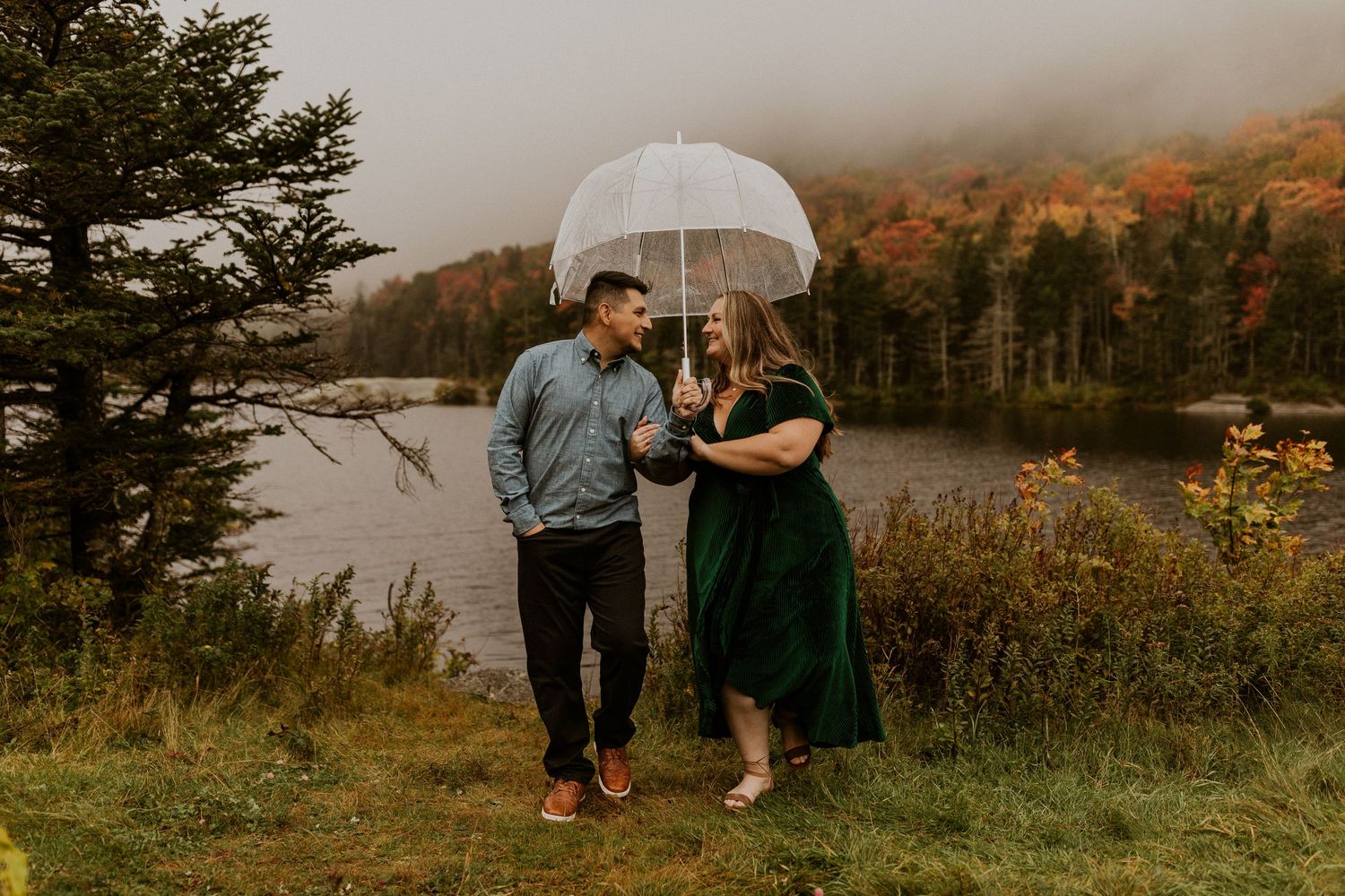 Engagement photoshoot in the white mountains of New Hampshire during peak foliage season.