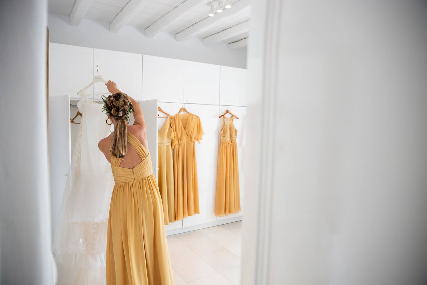 bridesmaid during Jewish bridal prep at Villa Aethra