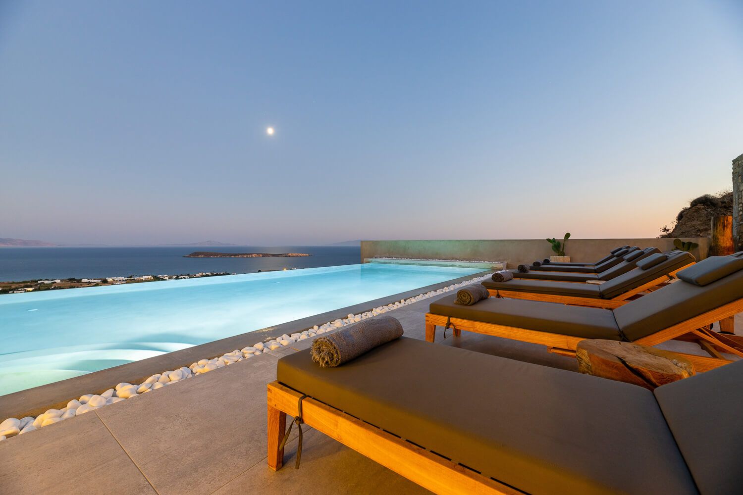 Residential visual media for elite exterior design portfolios