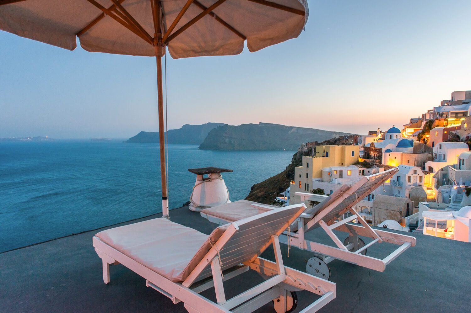 The harmonious blend of sunset colors and traditional island design