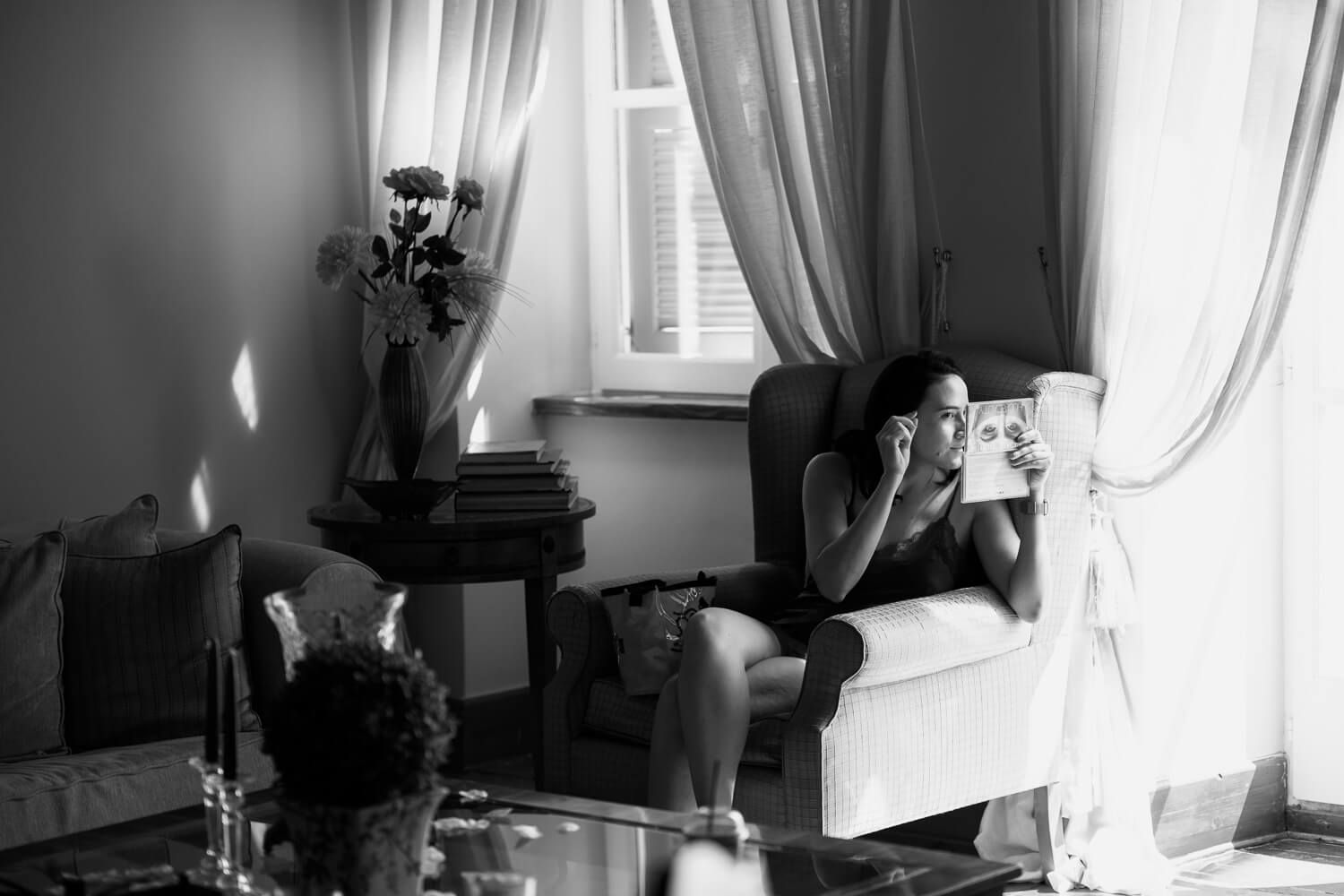 Authentic wedding morning moments captured by a Syros photographer