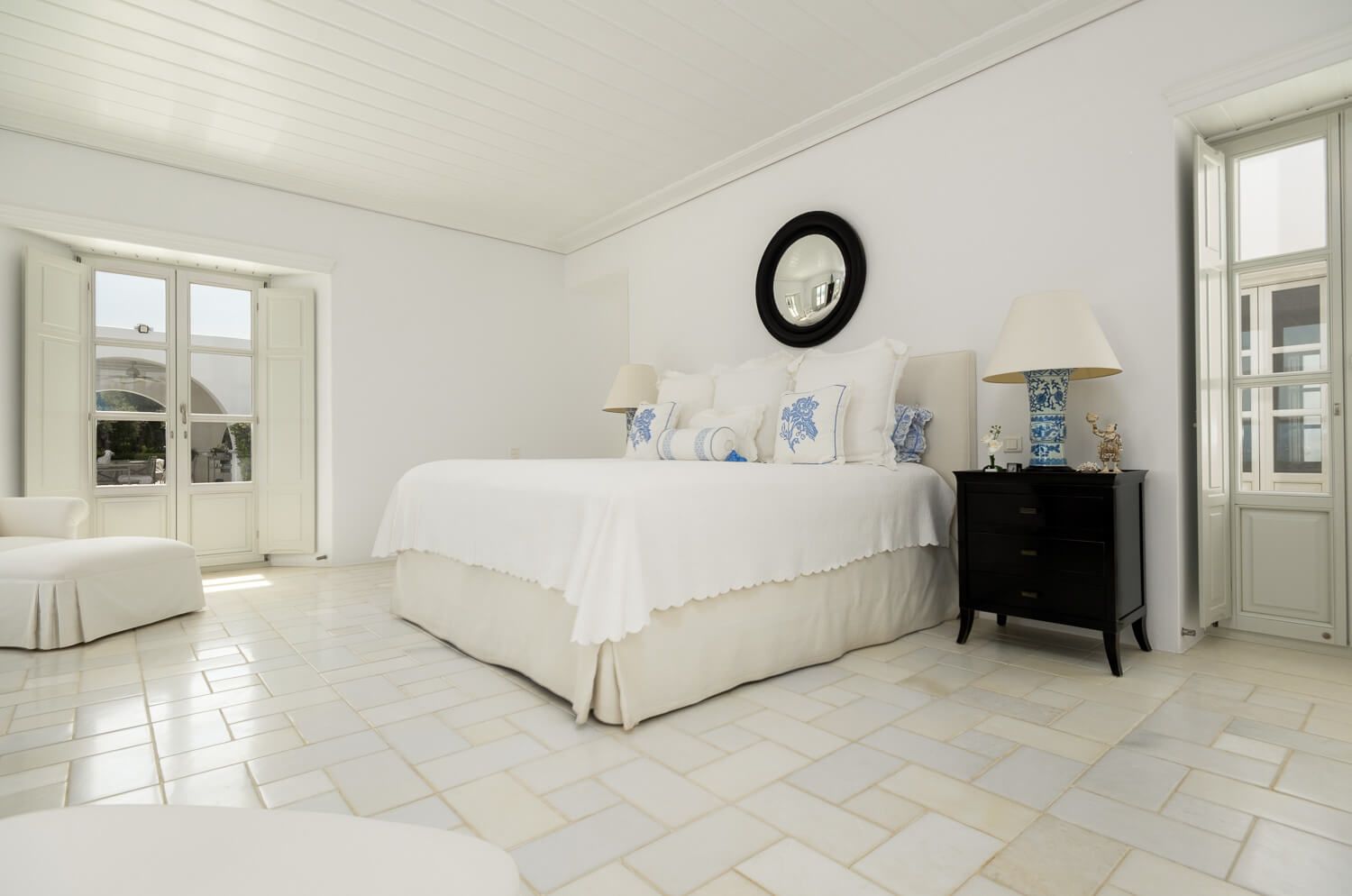 Majestic bedroom design inside a monumental Greek mansion