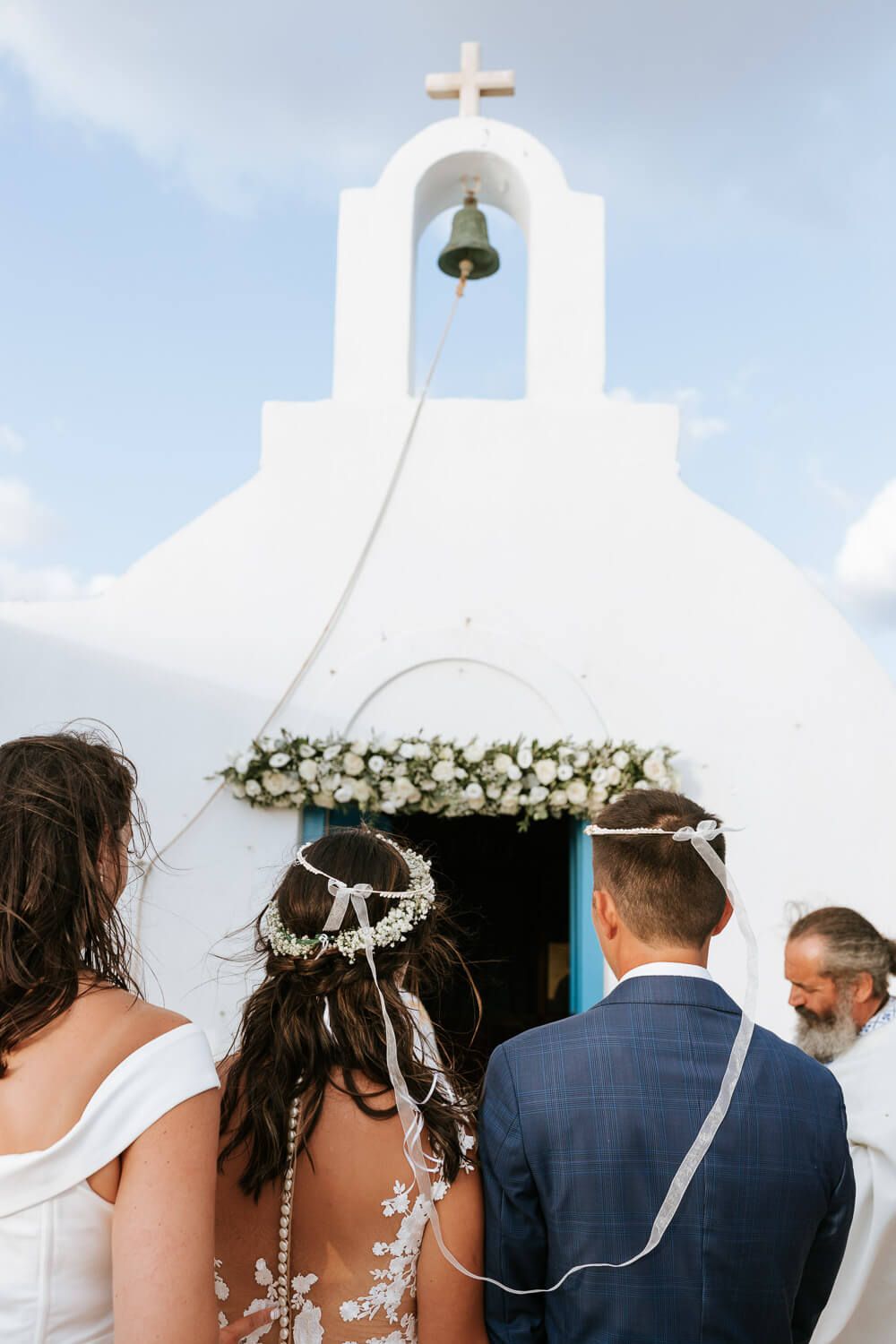 Outdoor wedding ceremony at Agios Georgios Antiparos