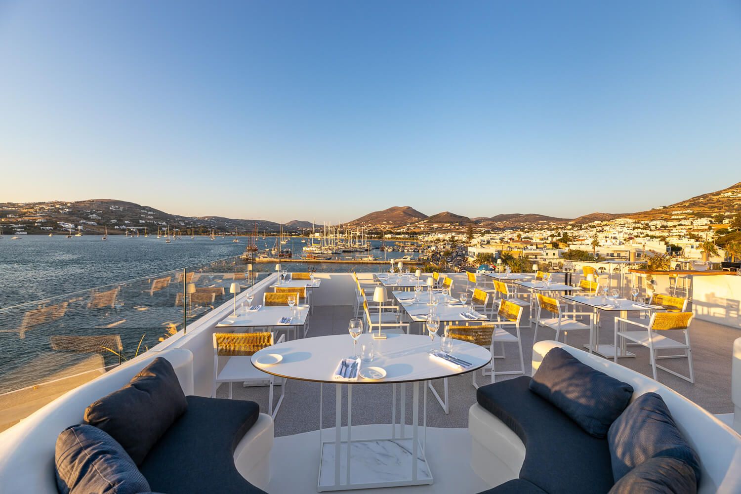 Premium F&B venue situated atop Oasis Hotel in the Cyclades