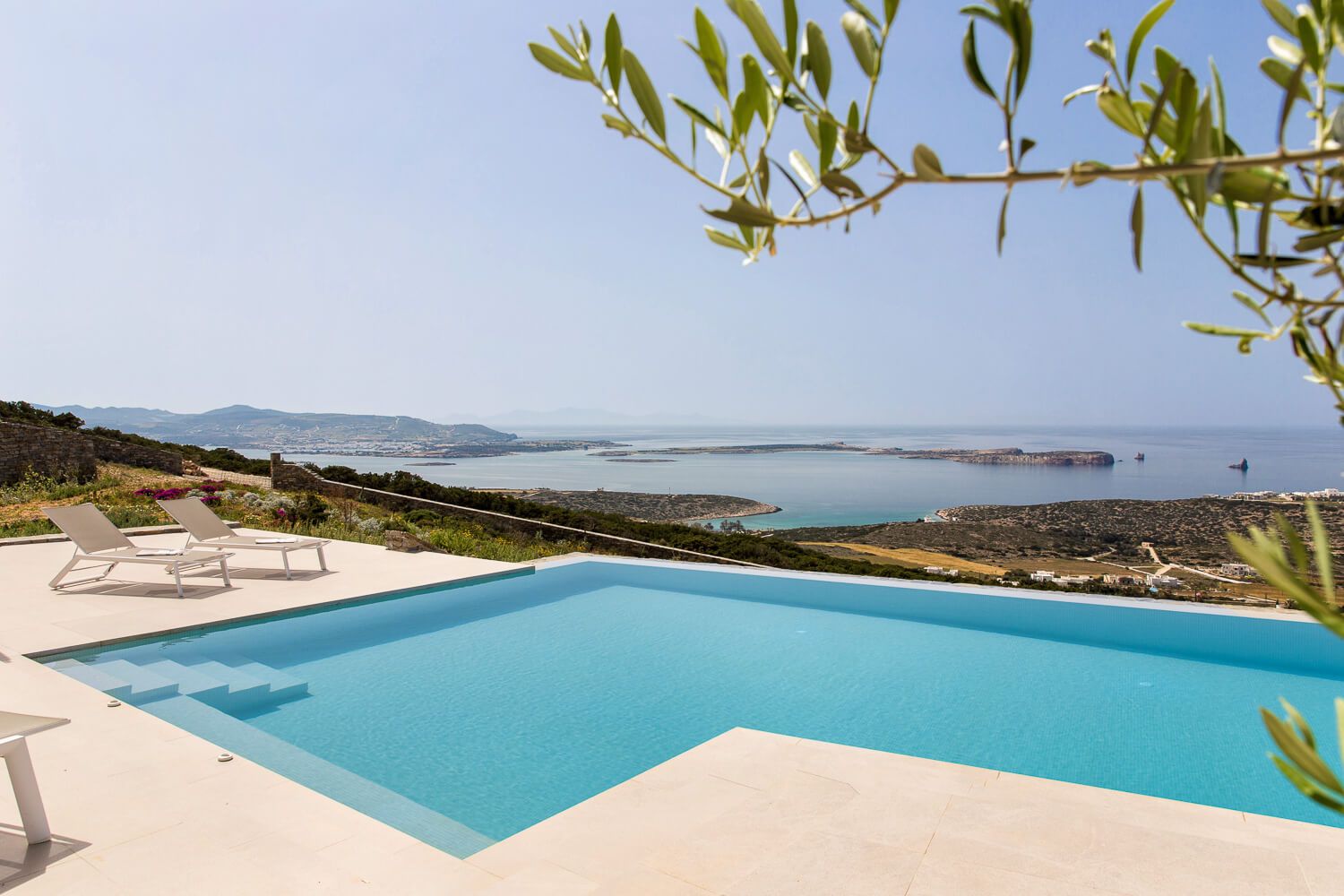 High-end property visual portfolio featuring panoramic water views in Cyclades