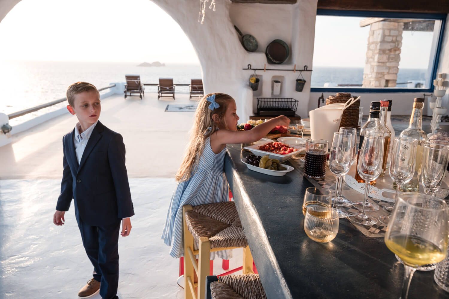 Relaxed wedding morning with close friends at Villa Lady of Paros
