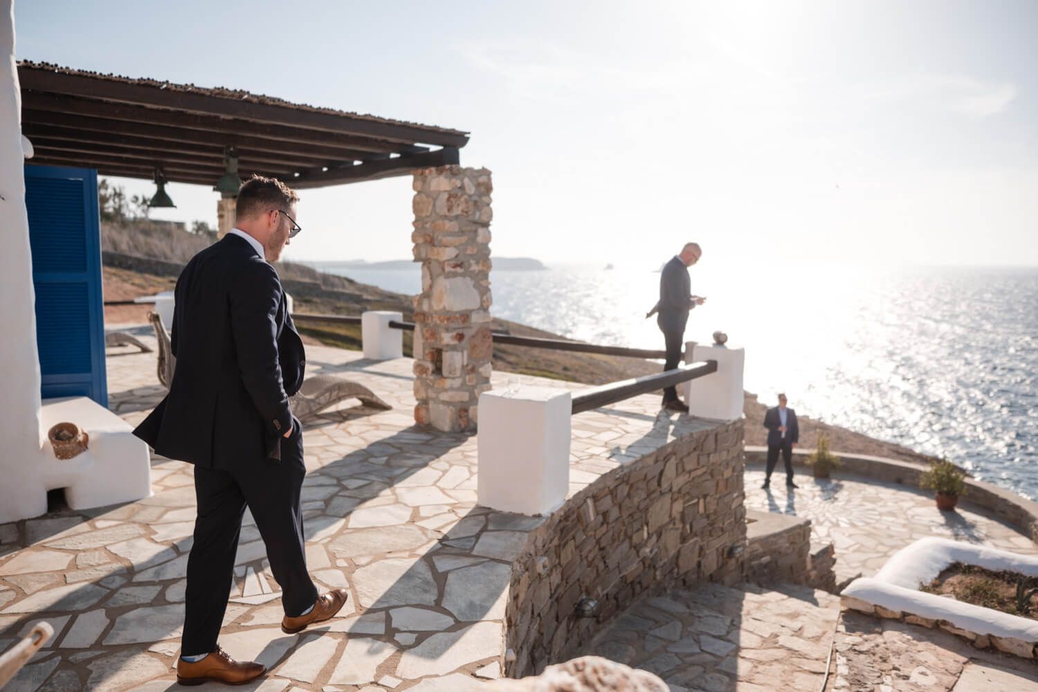 Relaxed wedding morning with close friends at Villa Lady of Paros