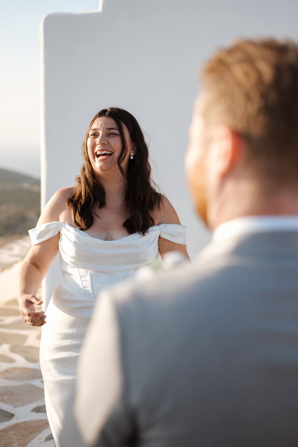 Simple and intimate wedding ceremony in the Cyclades