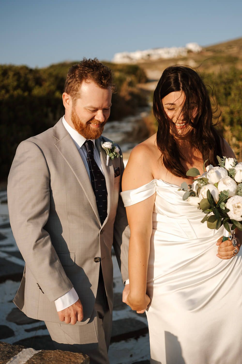 Simple and intimate wedding ceremony in the Cyclades