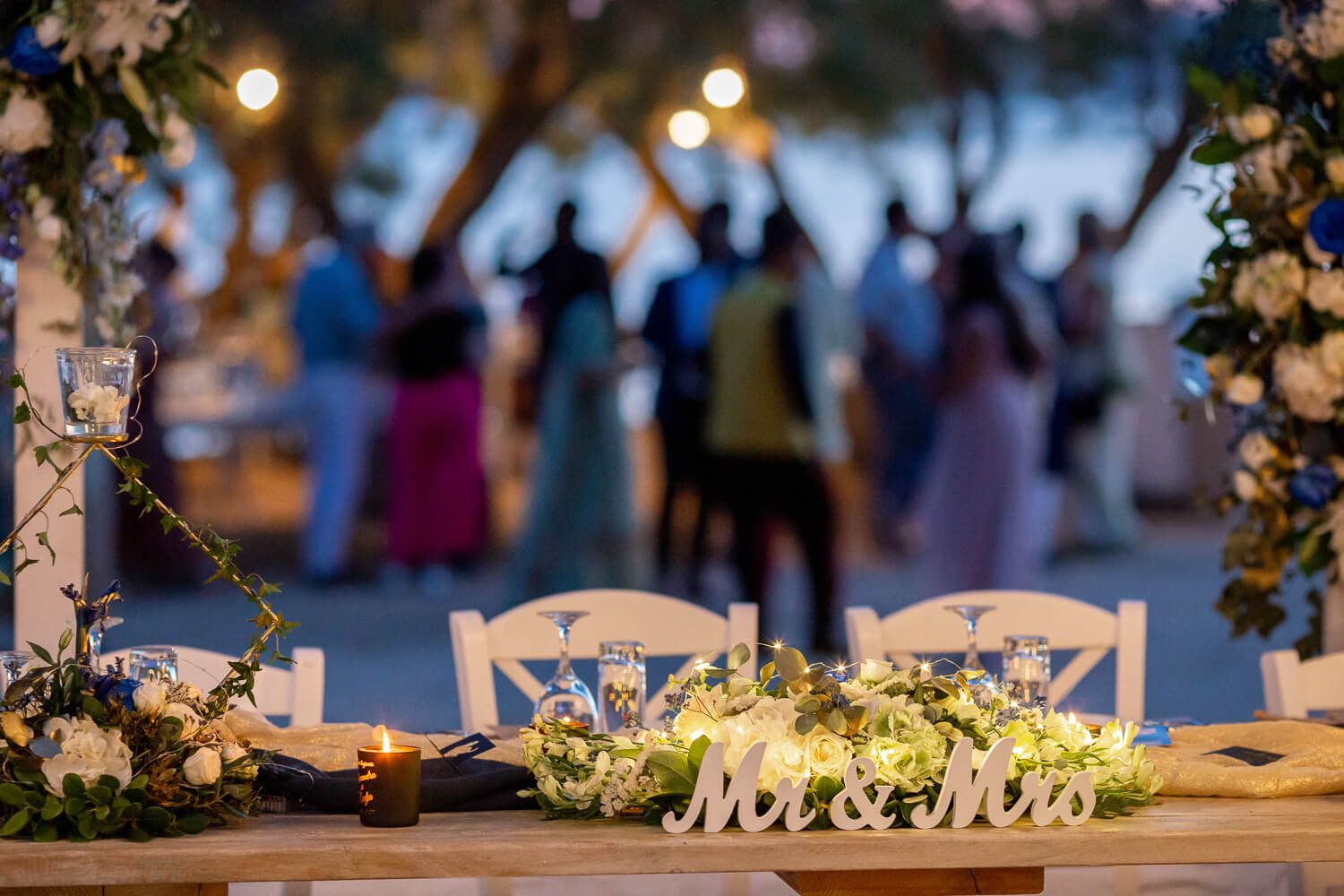 Beautifully decorated outdoor wedding tables at Thalassamou Paros
