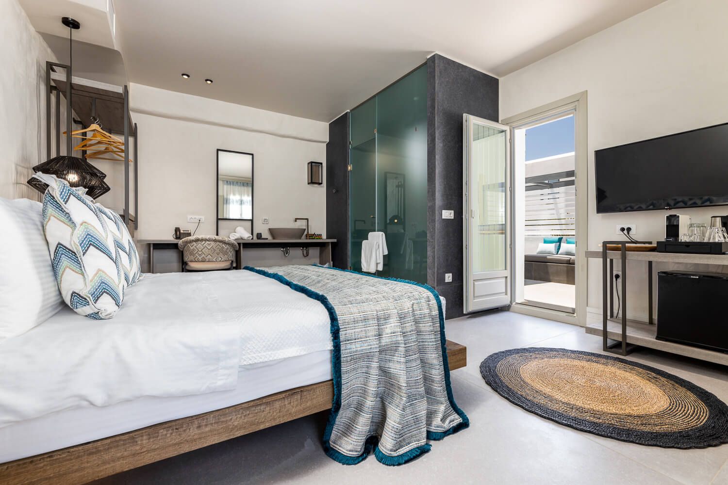 Contemporary feel and simplicity inside a premium Naoussa suite