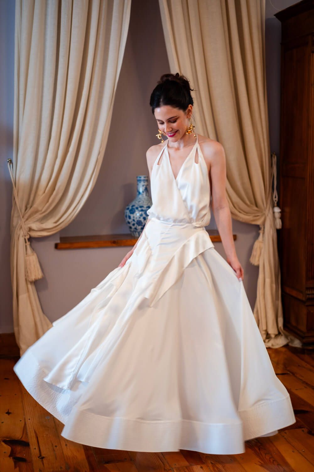 Bride Dimitra looking stunning in her elegant wedding gown