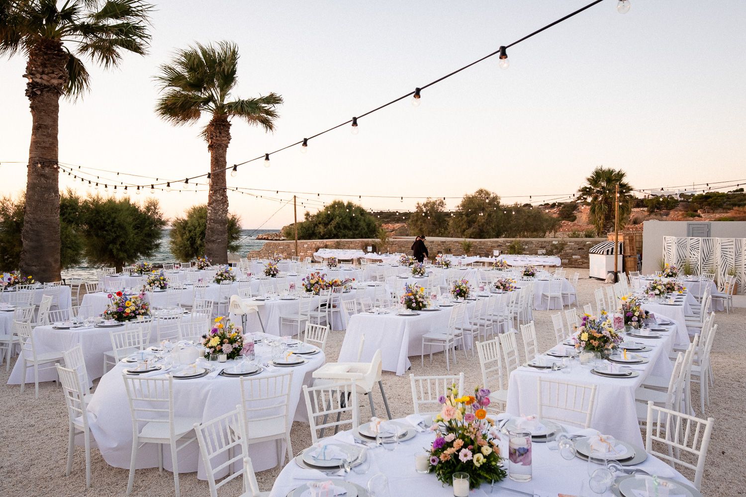 Στολισμός τραπεζιών γάμου στο Palmtree Events