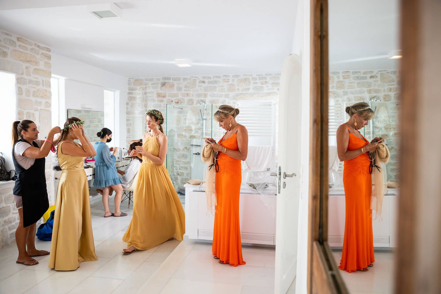 bridesmaid during Jewish bridal prep at Villa Aethra