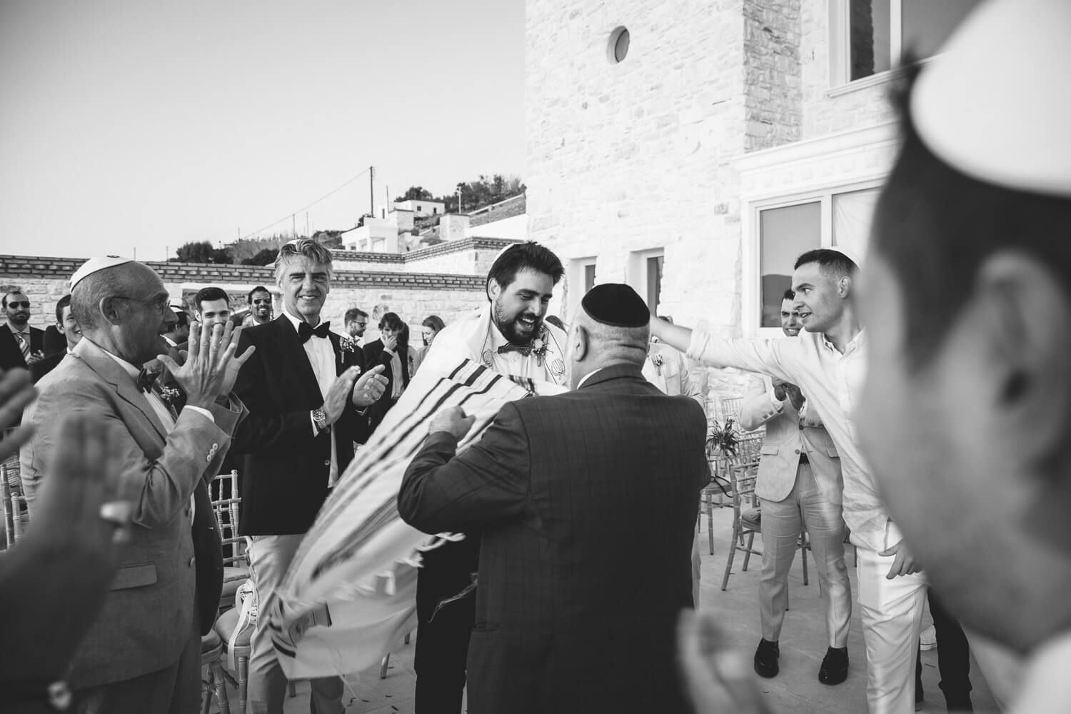 Greetings after jewish wedding ceremony in Villa Aethra in Paros Greece