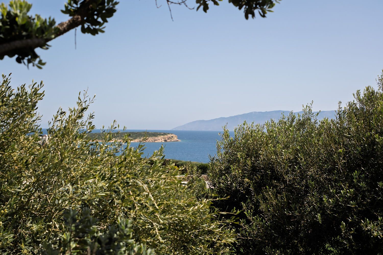 Real estate photography emphasizing an extraordinary island landscape