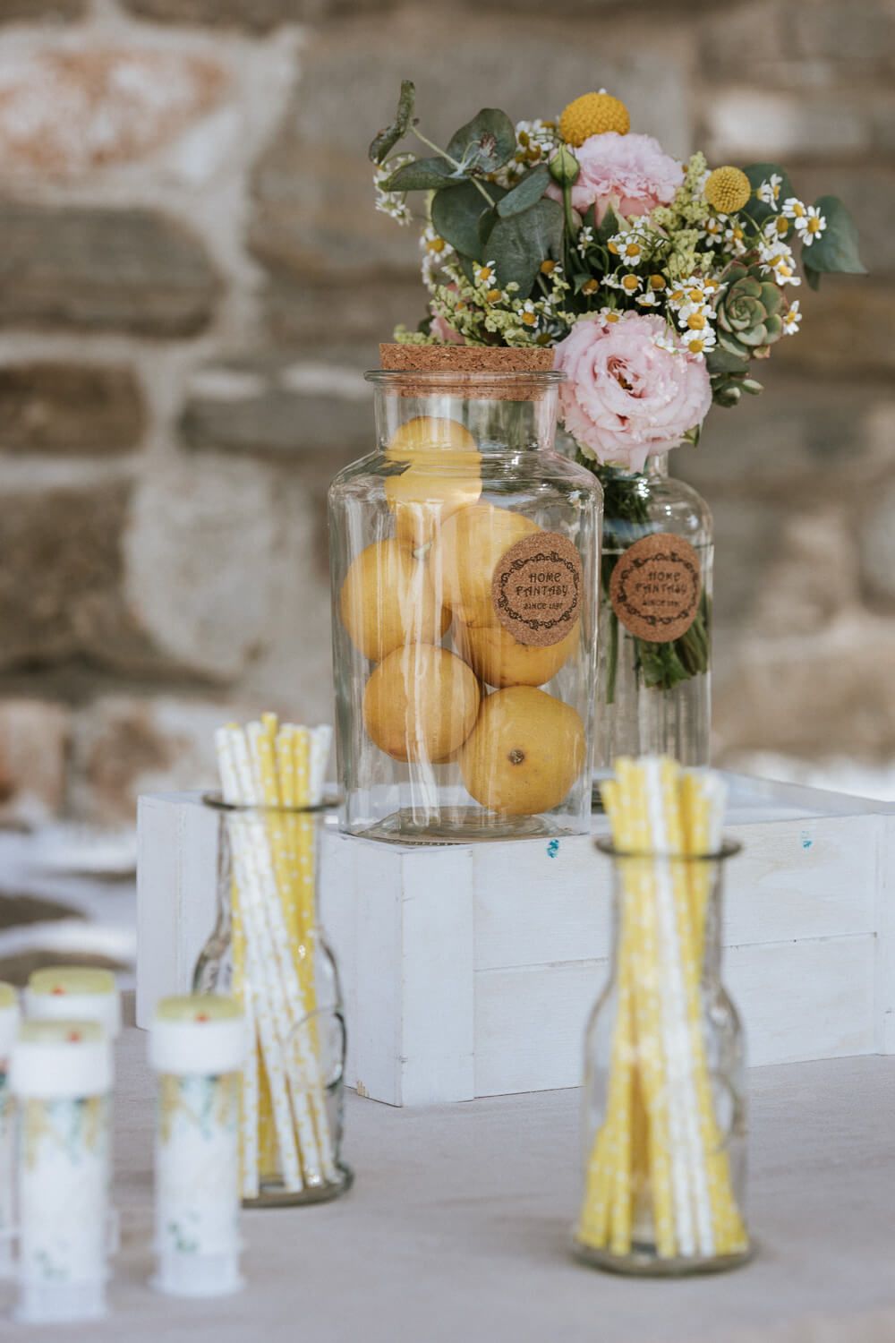 Candy bar κάτω από τα δέντρα στην Πάρο