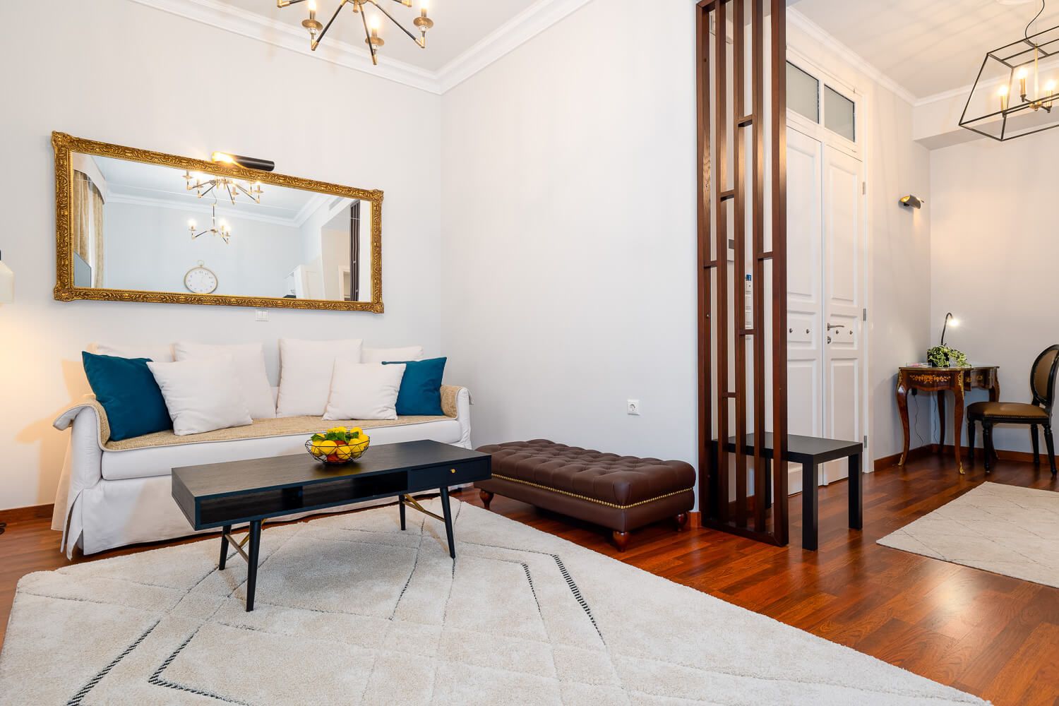 Spacious rental apartment with elegant decoration in Athens city center