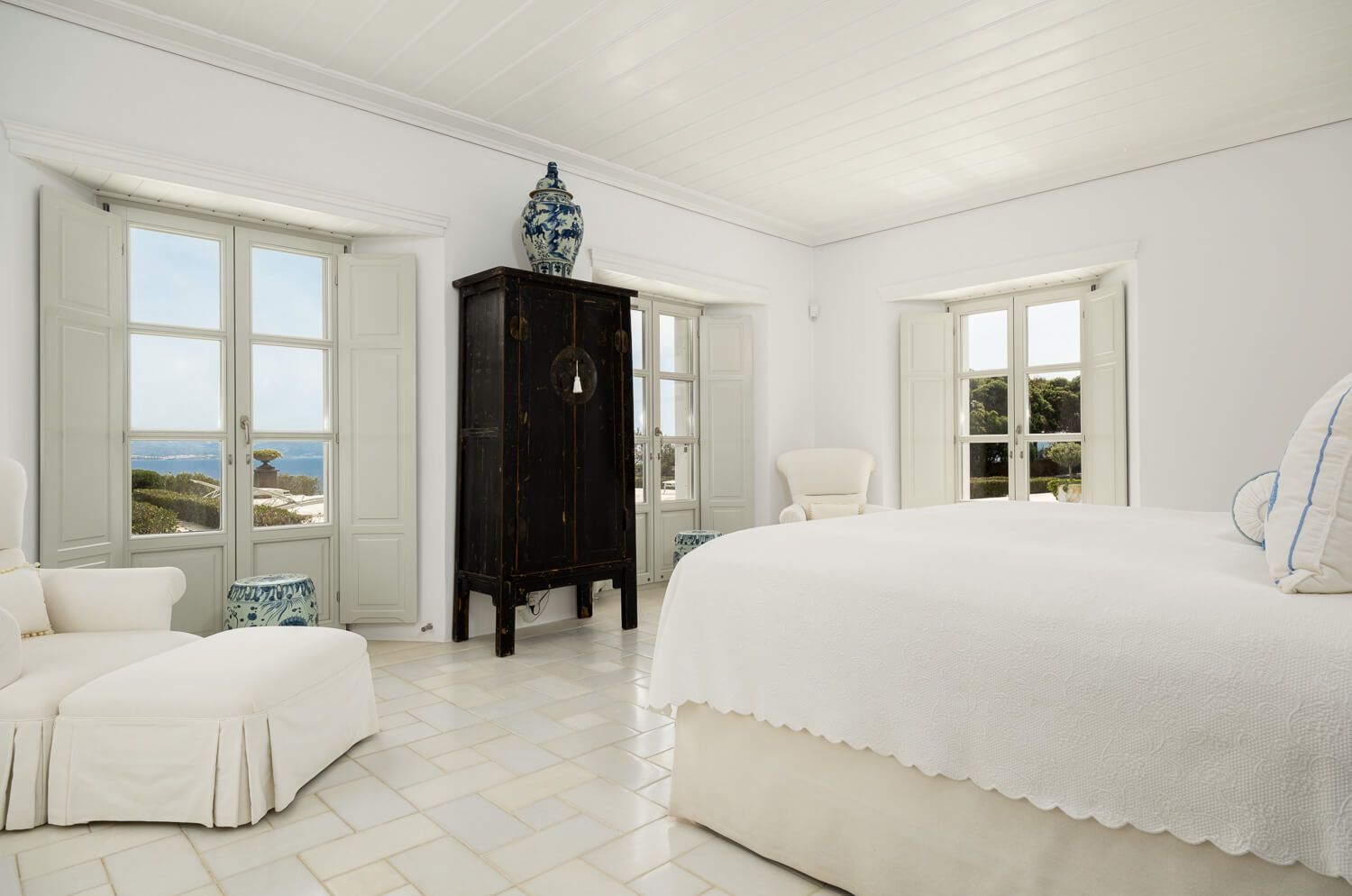 Paros real estate photography showcasing aristocratic interiors