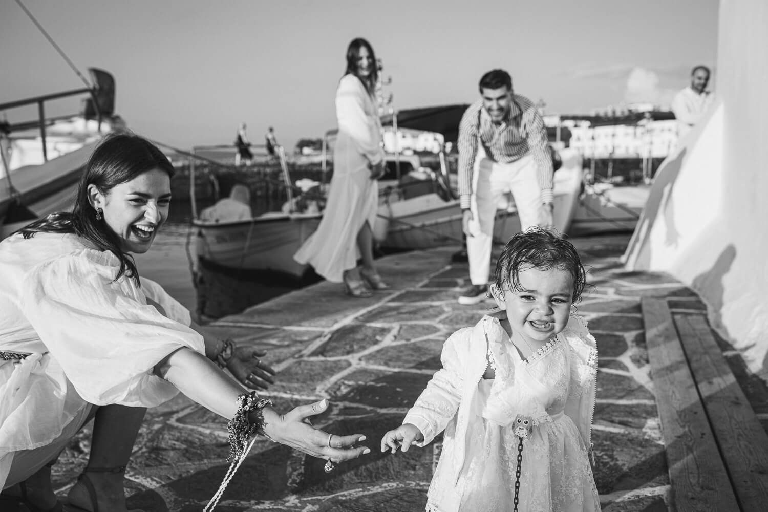Υπέροχα χαμόγελα μετά την ολοκλήρωση του μυστηρίου