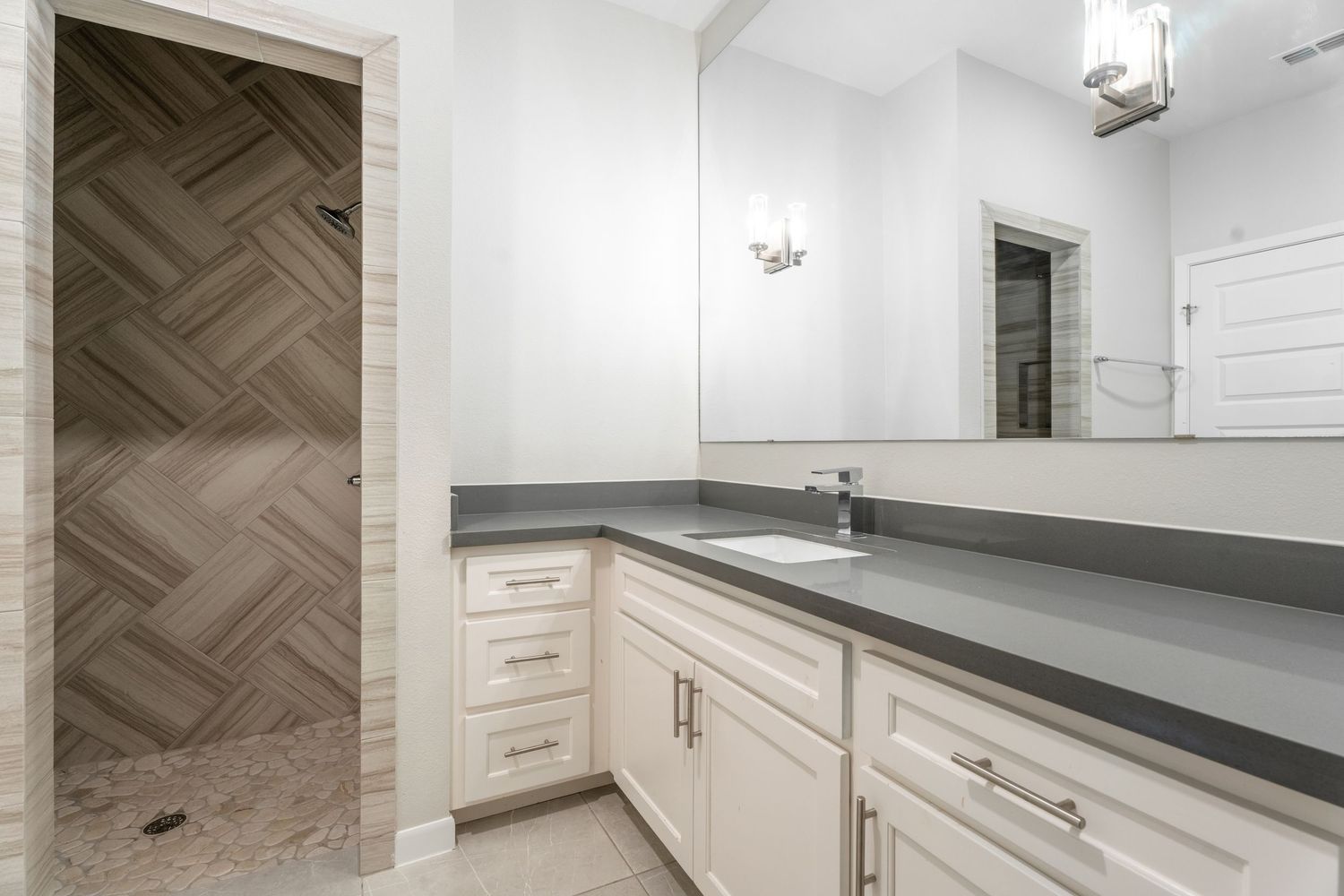 Professional real estate photography of residential bathroom