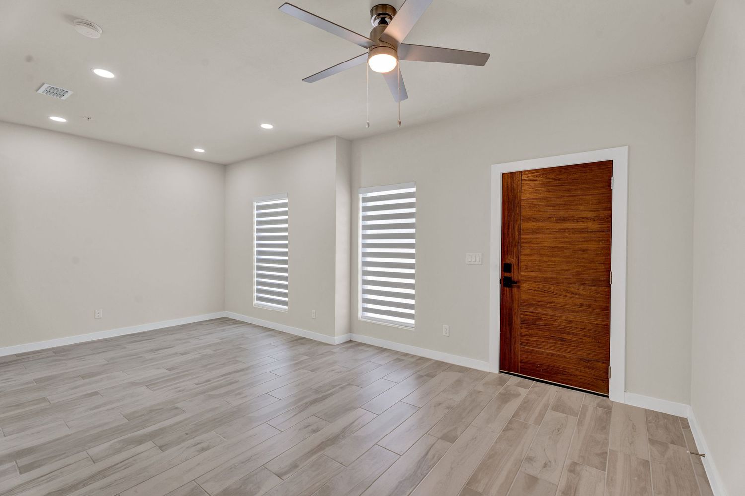 Open-concept living room showcasing residential property in Laredo