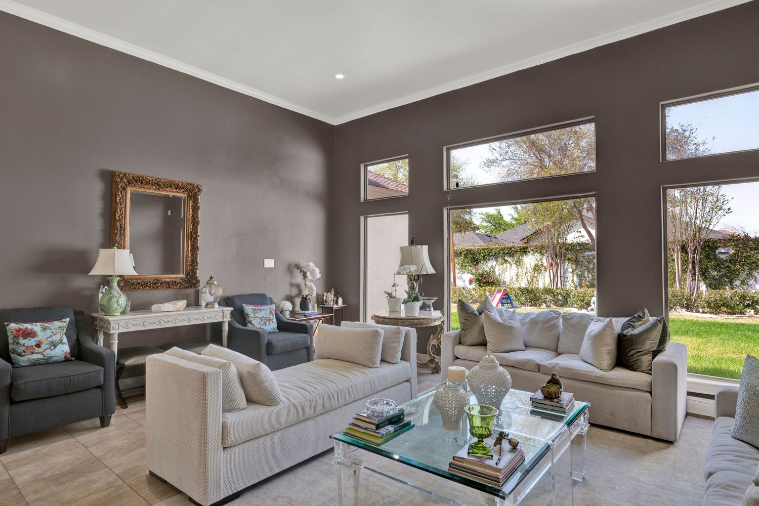 Modern living room in a home in Laredo, TX