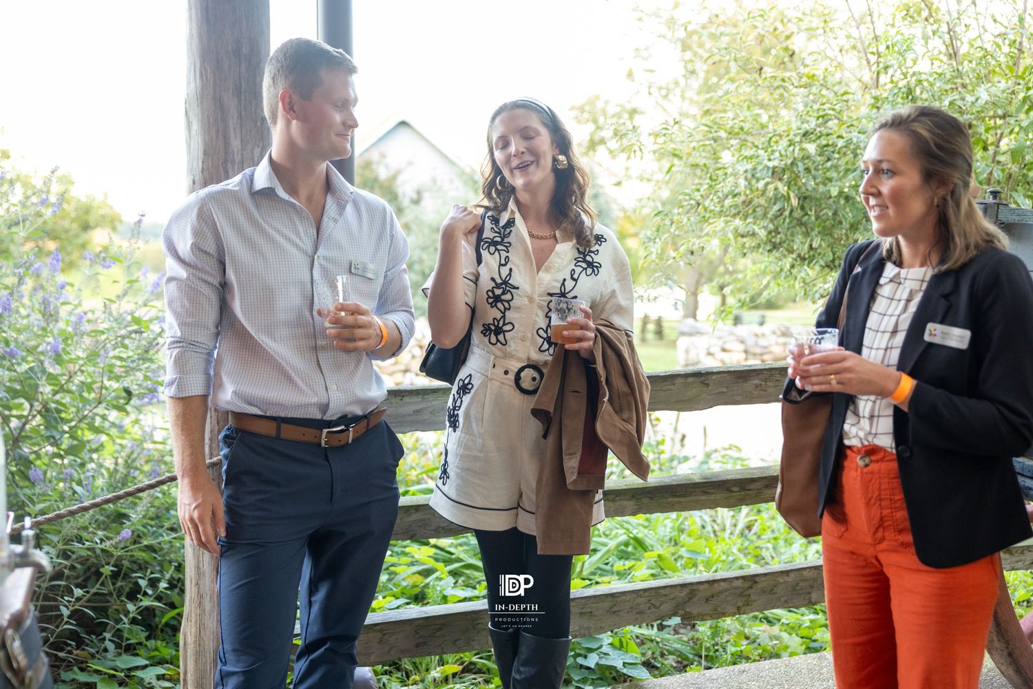 Guests sharing a conversation during the VRLI alumni reception at Luray Caverns.